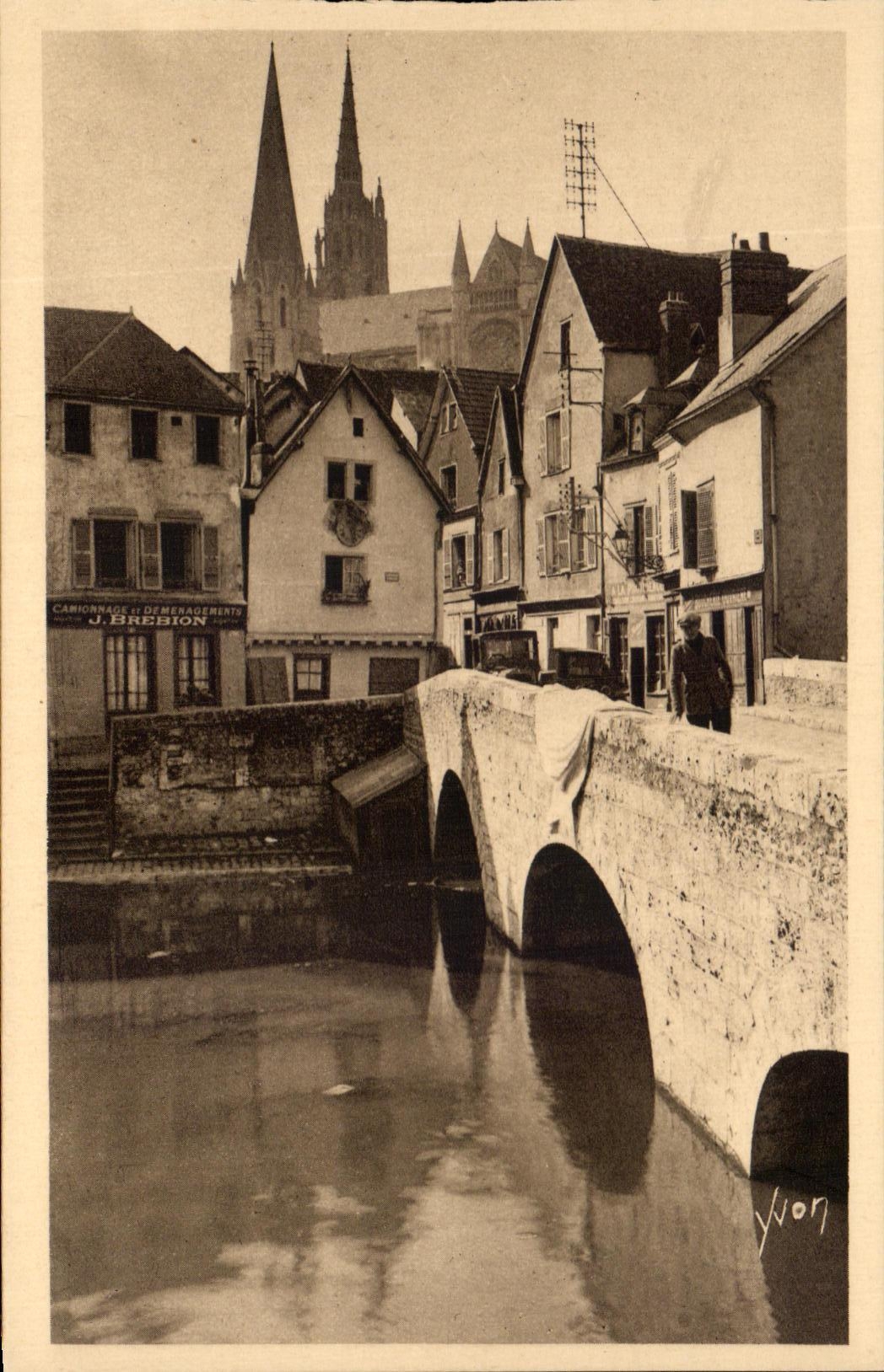 CPA Soft France Chartres Old man Bridge And Old Brebion Houses