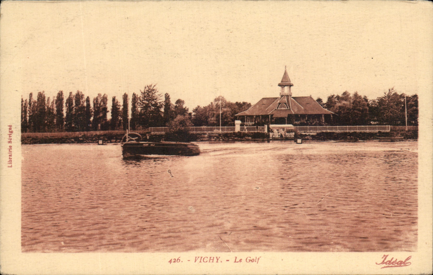 CPA Vichy Le Golf Bateau