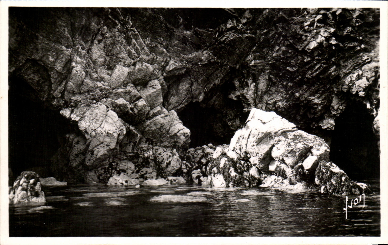 CPA Morgat Cave of I' Autel