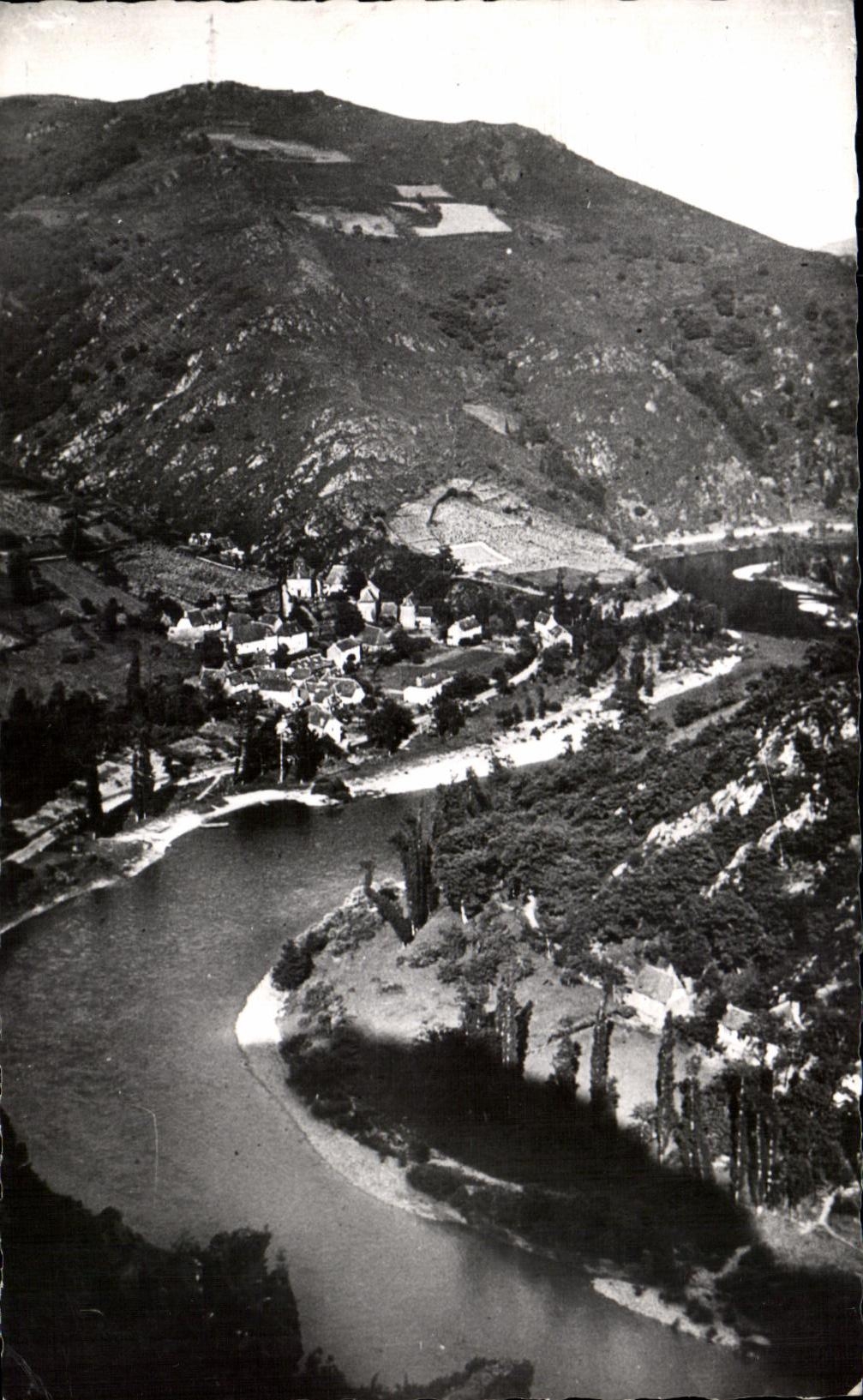 CPA Our Cantal Saint Project close Calvinet