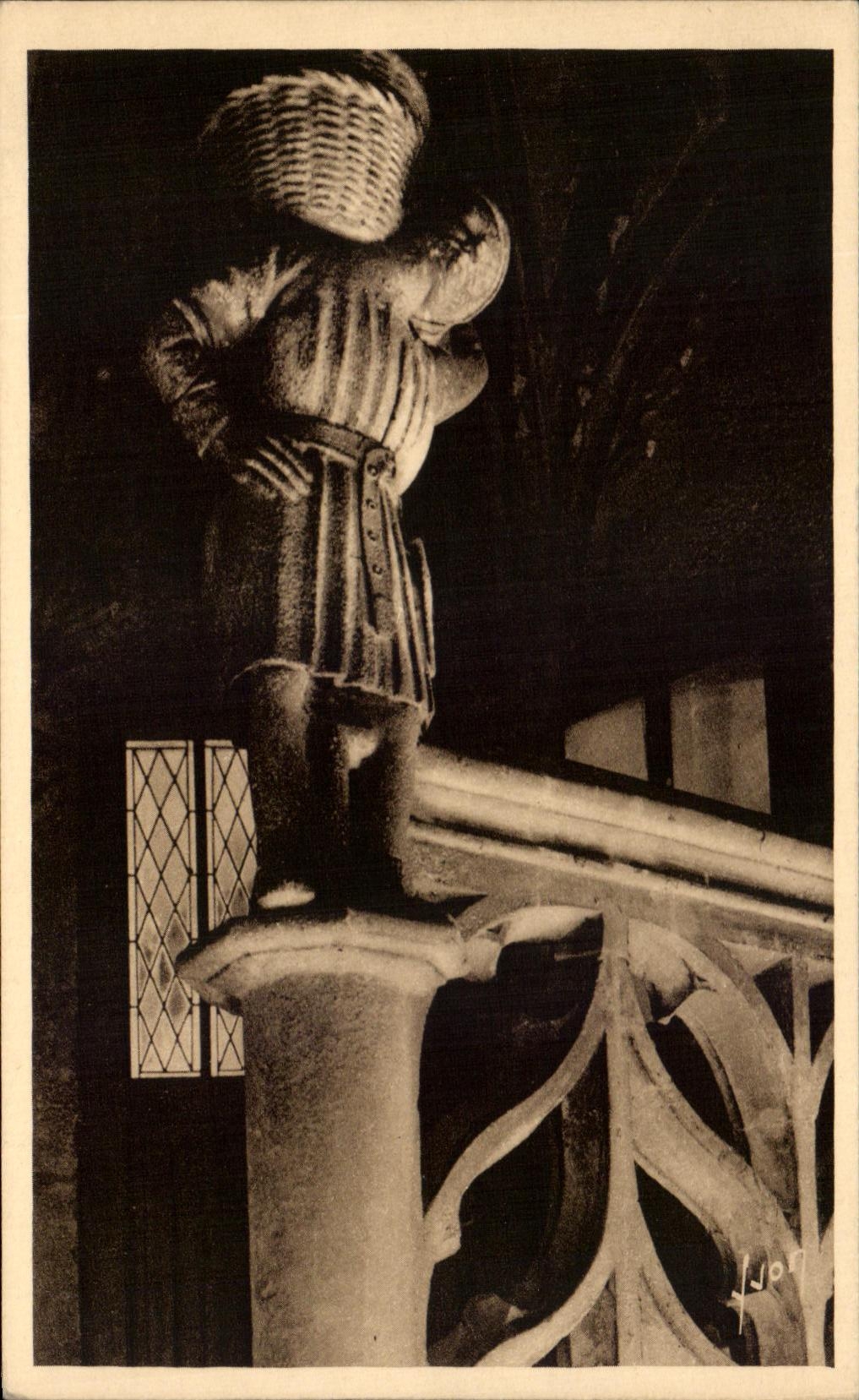 CPA Dijon Hotel Chamberlain the gardener