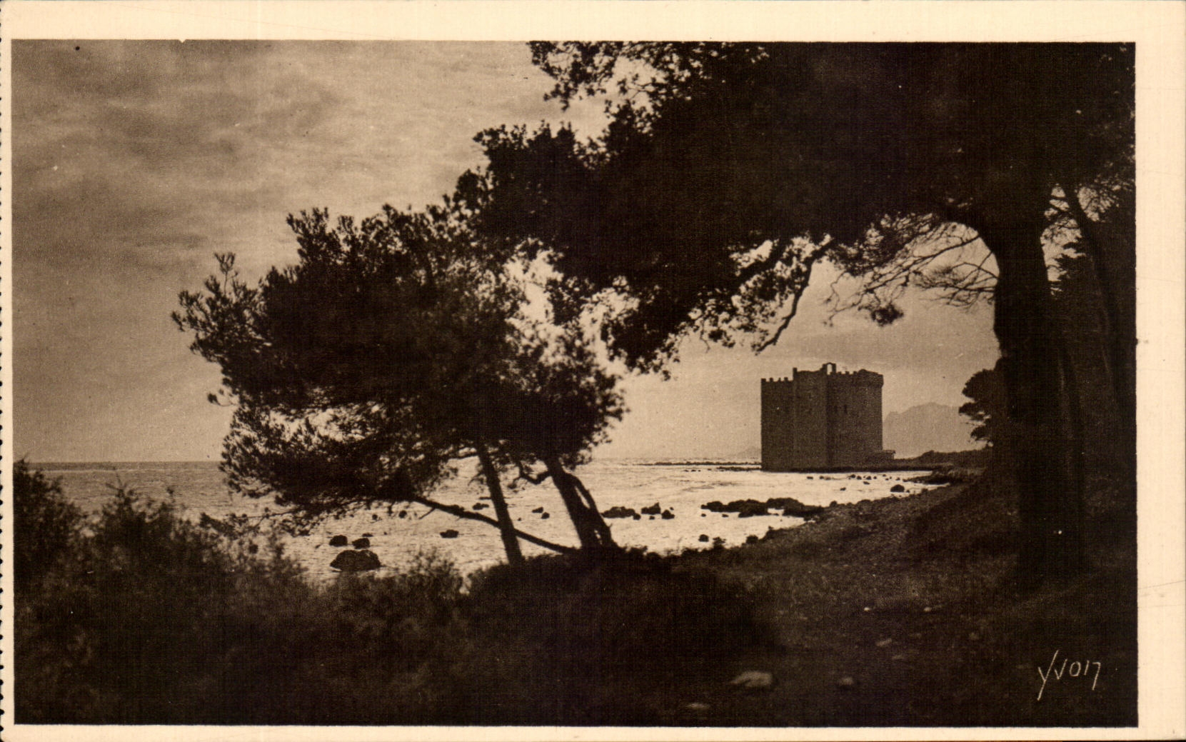 CPA Cannes Saint Honorat the Old Castle