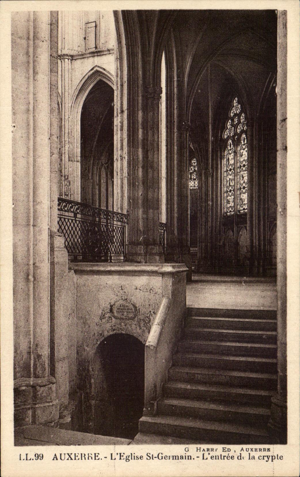 CPA Auxerre L'Eglise St Germain L'Entree de la Crypte
