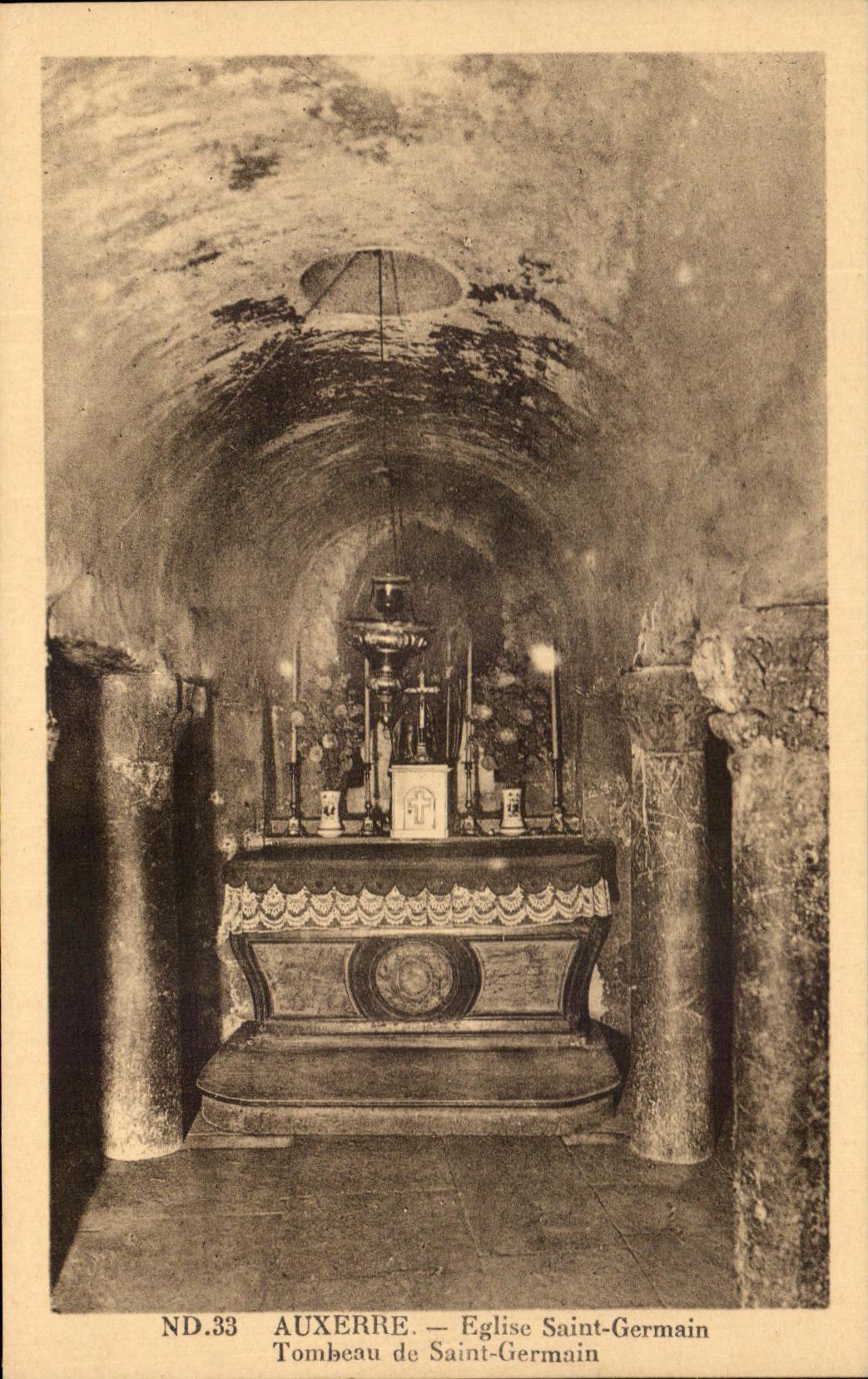 CPA Auxerre Eglise Saint Germain Tombeau de Saint Germain