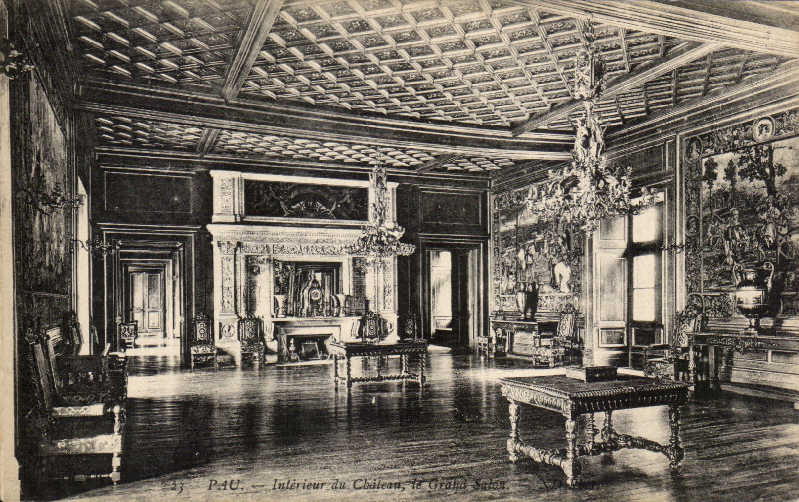 CPA Pau Interieur du Chateau le grand salon
