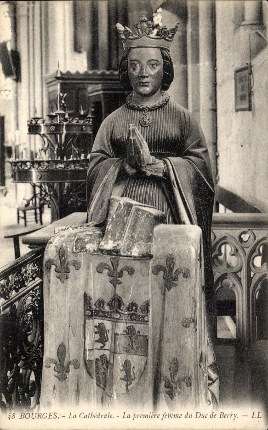 Mujer del La de Cathedrale del La de CPA Bourges primera del duque de la baya