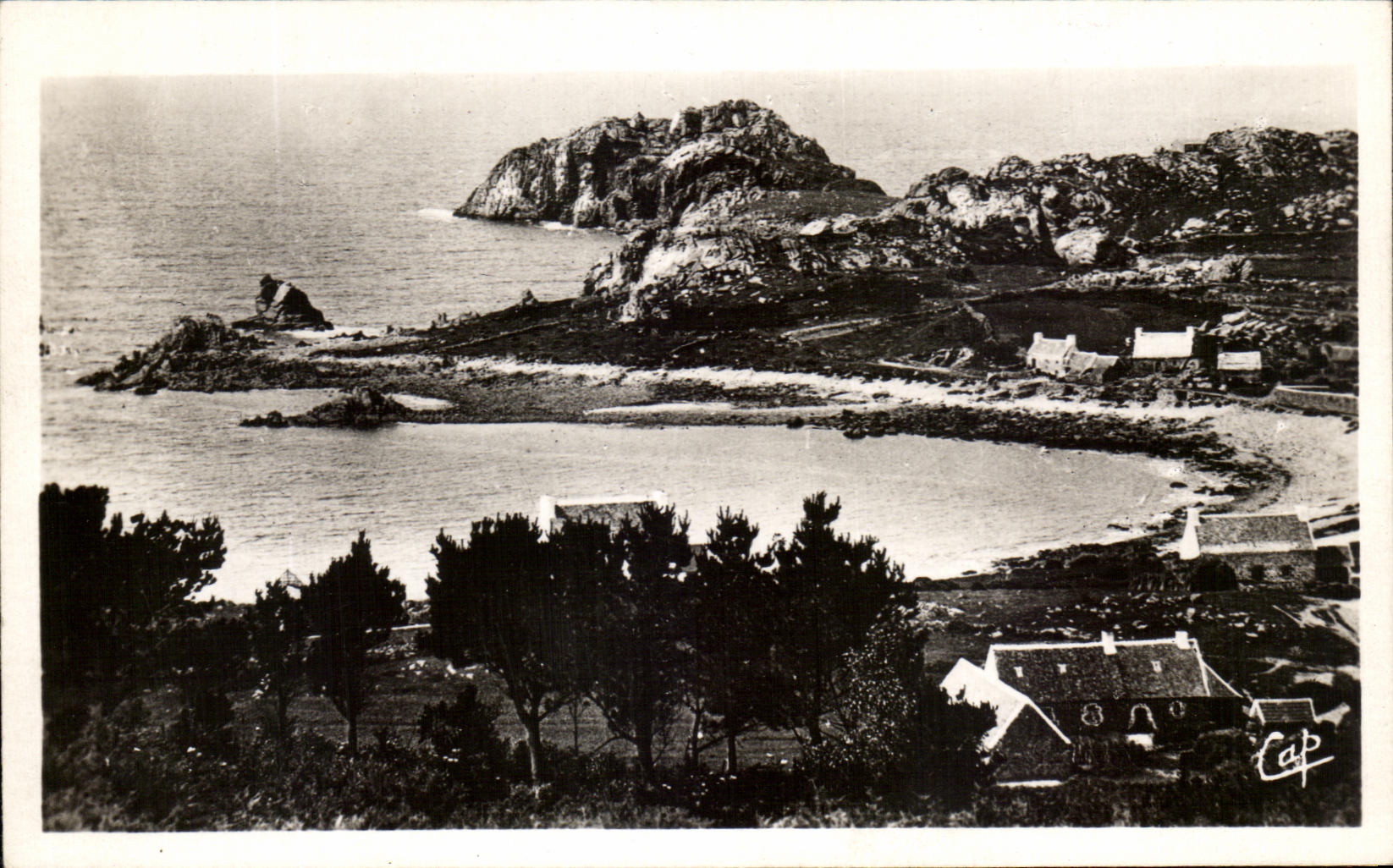 CPA Environs de Plougasnou Vue Generale de la Pointe