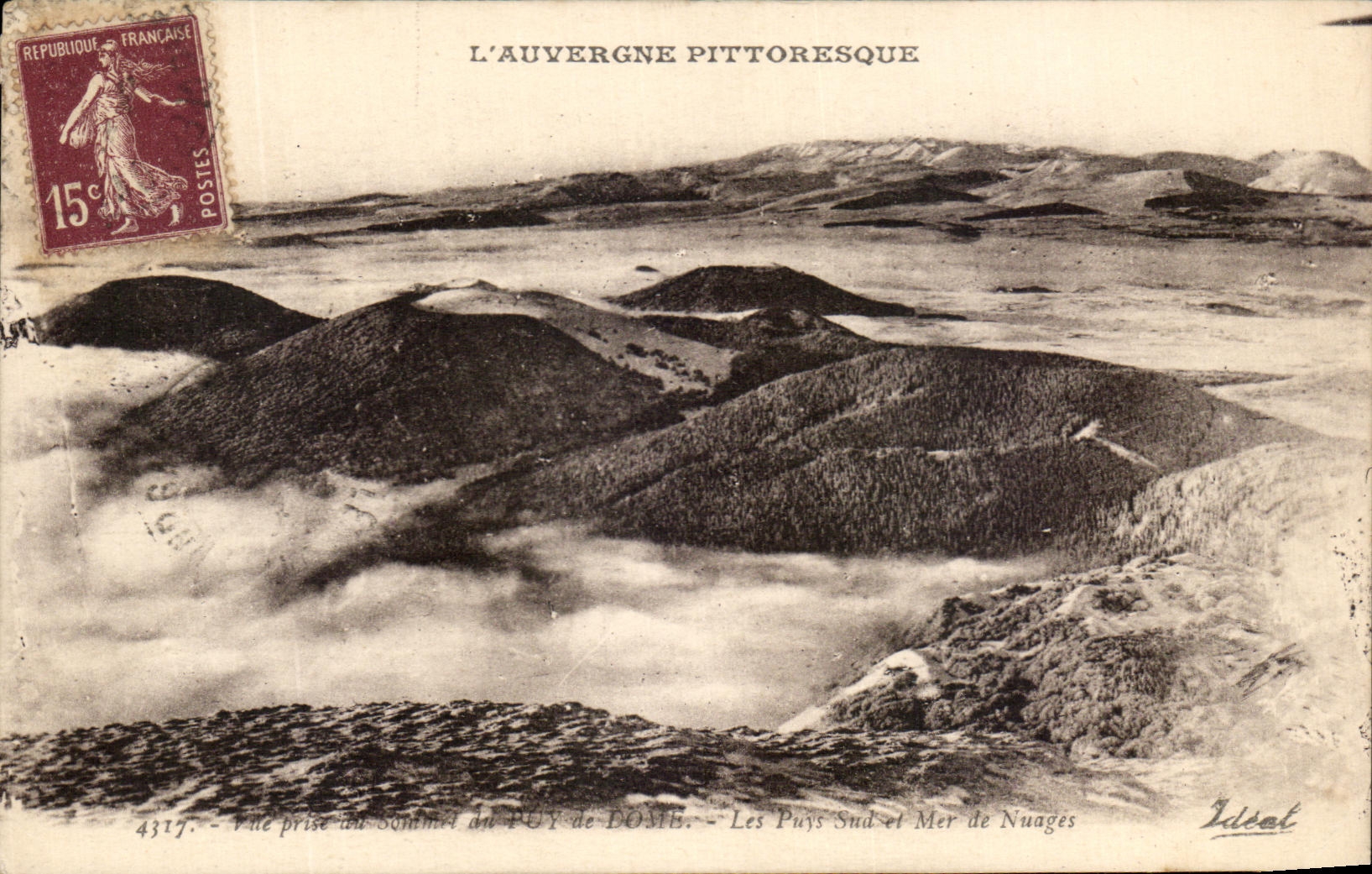 CPA Seen from of Doste Puys Saint Sea of Clouds