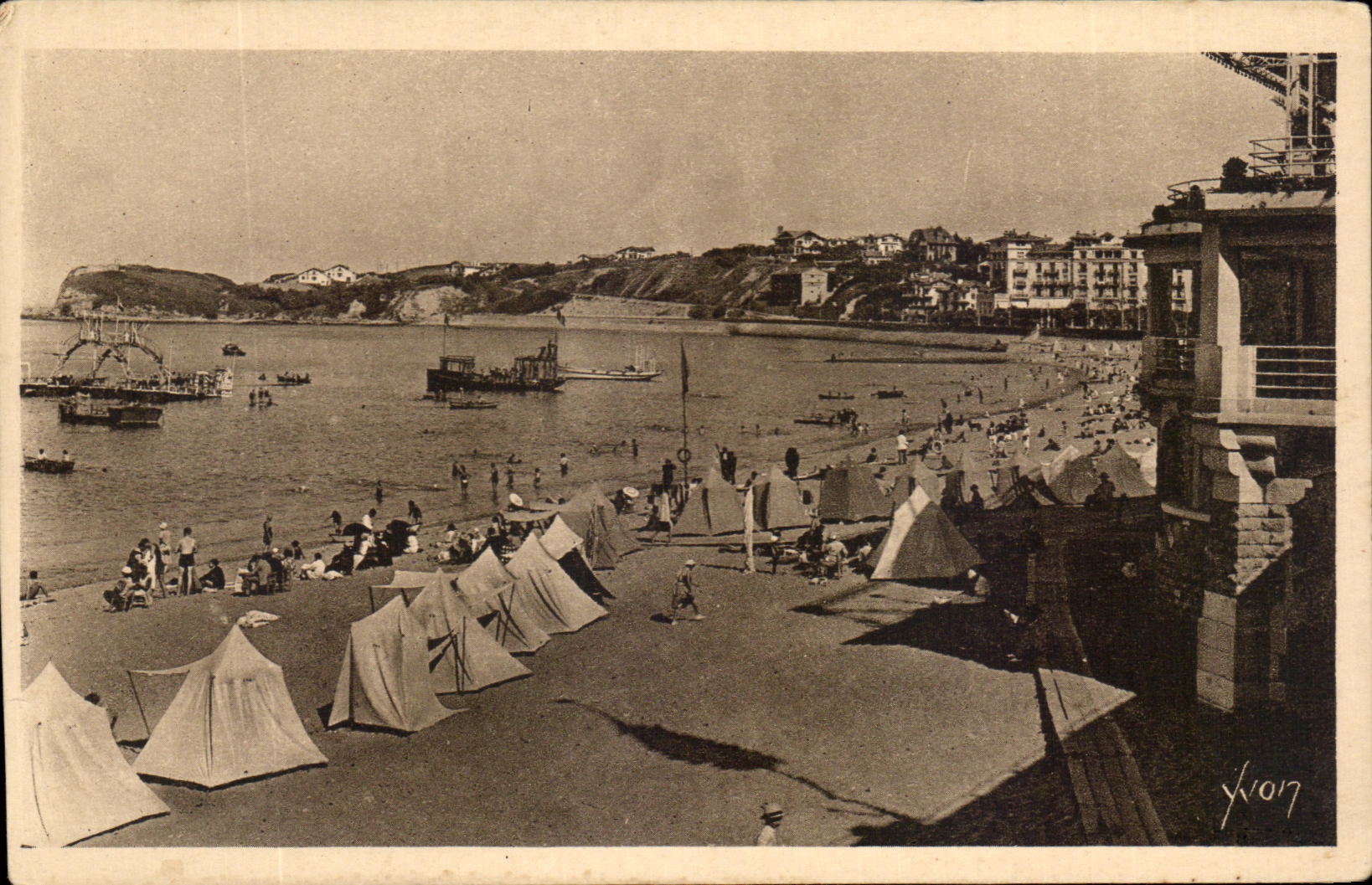 CPA Cotre basque St jean de Luz La Plage et la Sainte Barbe