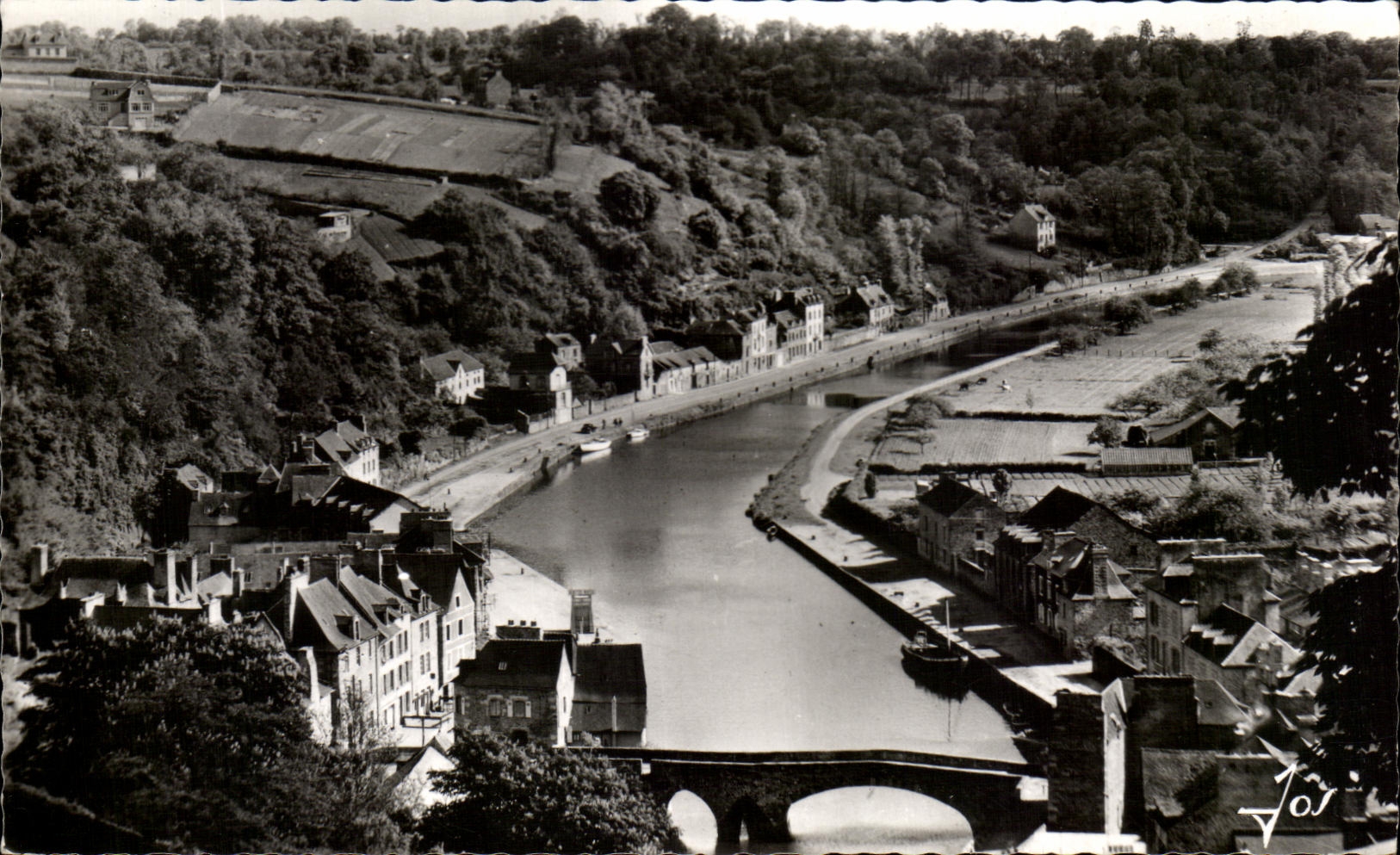 CPA Dinan La Valley of the Rancid Sight Of the Walls close to the Tower co Catherine