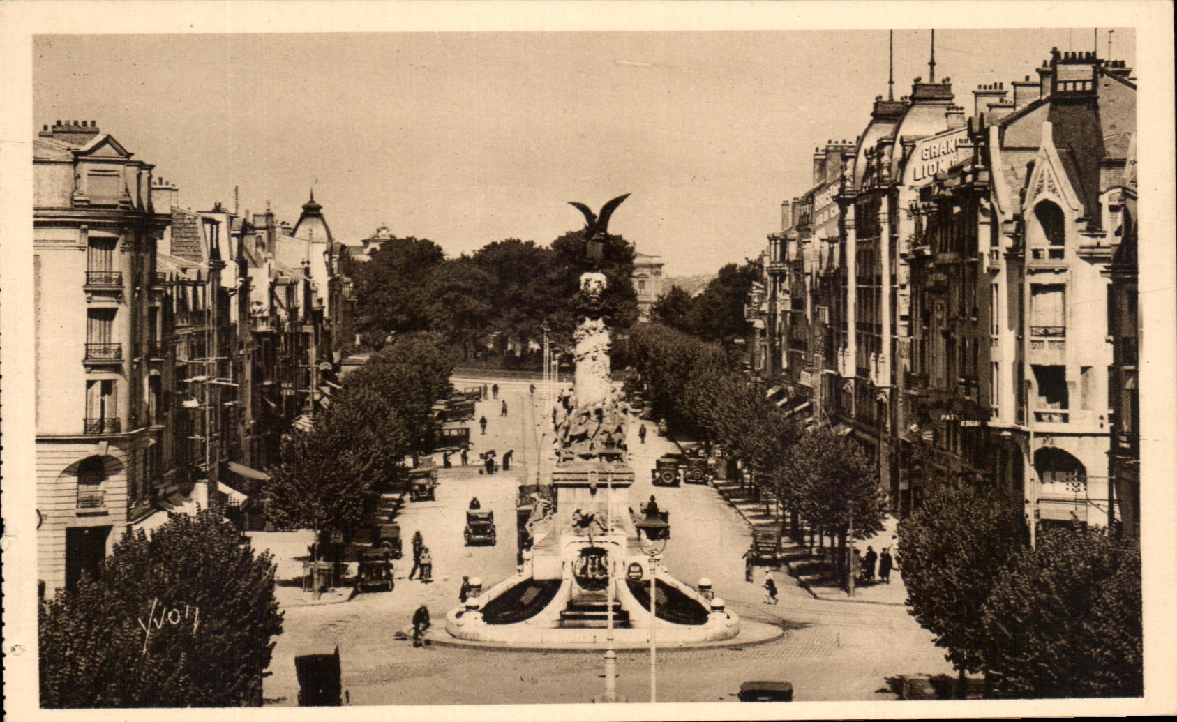 CPA Reims La Fountain Sube and Place Drouet d' Erlon