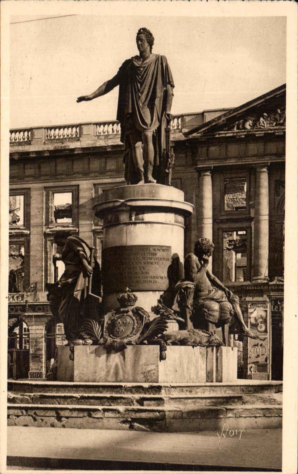 CPA Rheims Statue of Louis XV Places Royal
