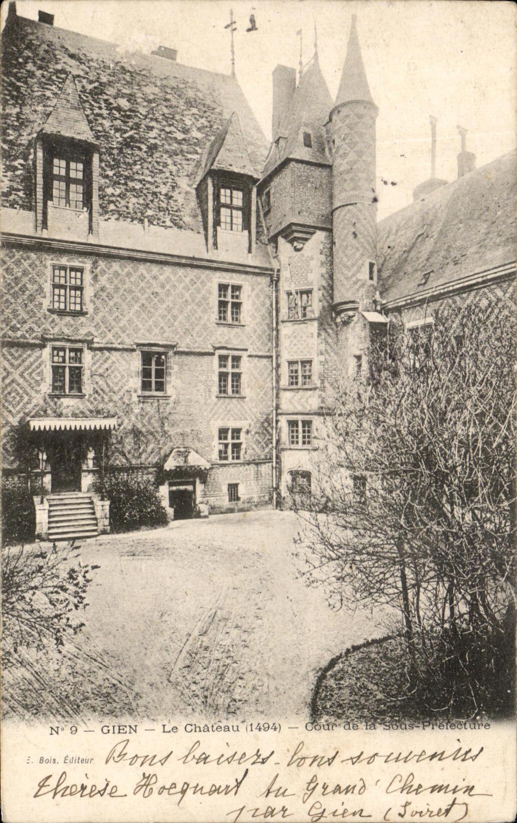 CPA Gien the Castle Court Of Under Prefecture