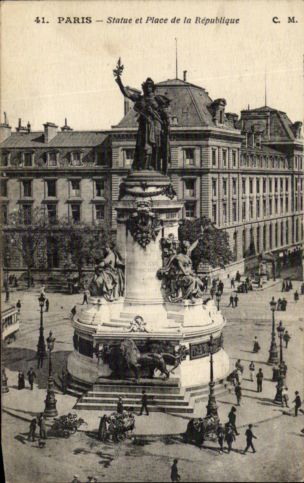 CPA Paris Statue Et Place De La Republique lion