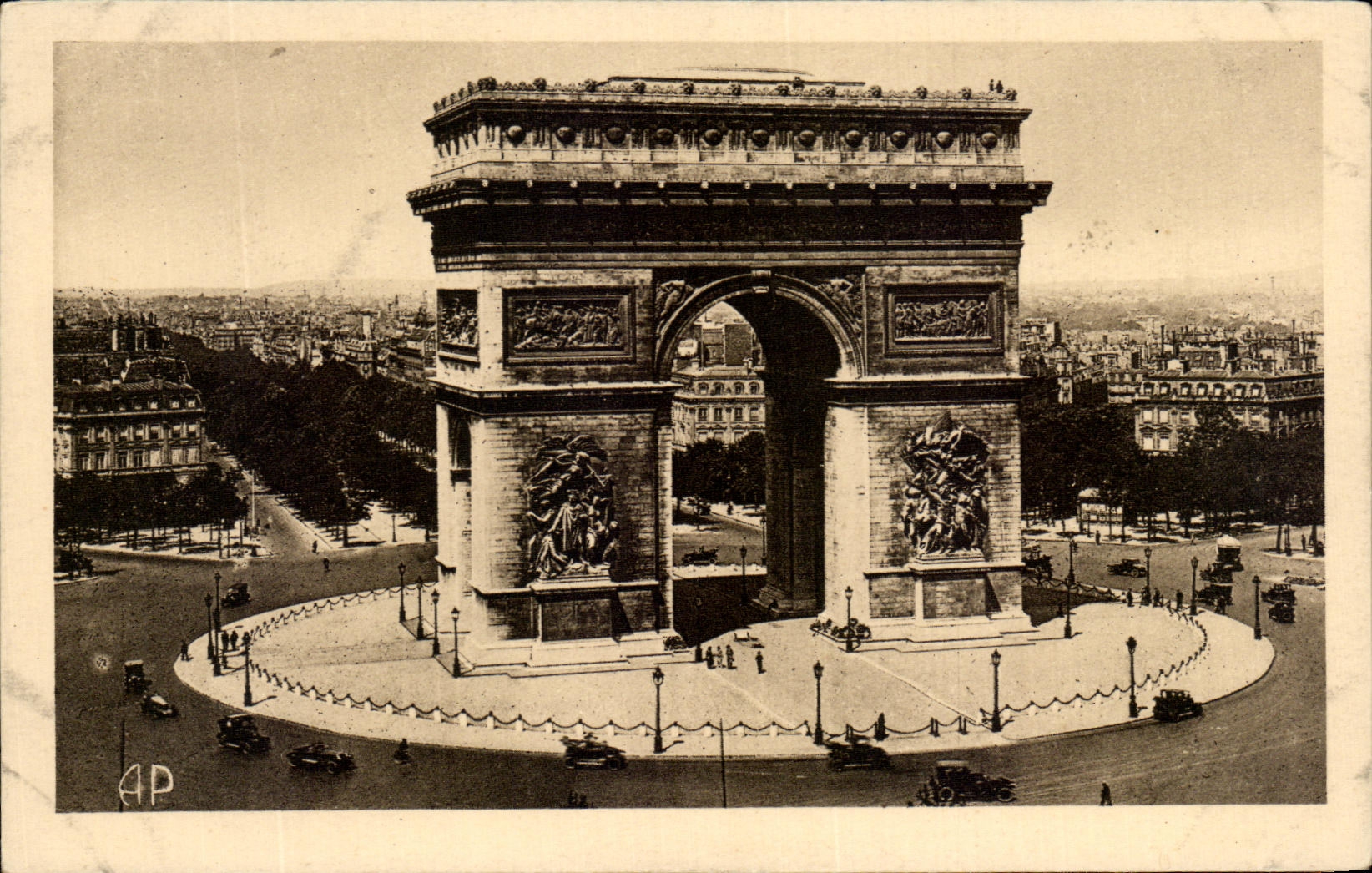 CPA Paris L'Arc De Triomphe Et Tombeau Du Soldat Inconnu