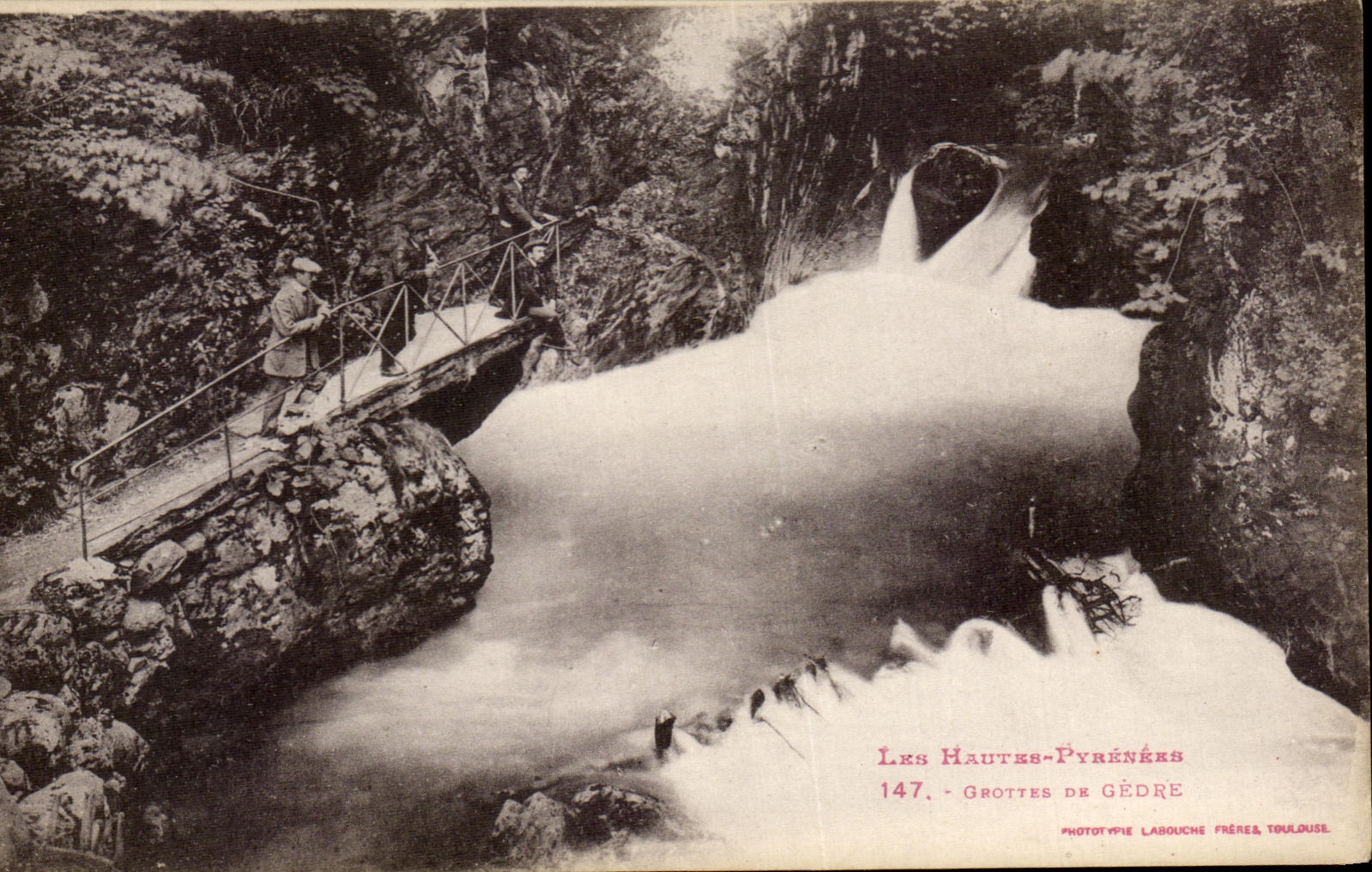 CPA Les Hautes Pyrenees Grottes De Gedre