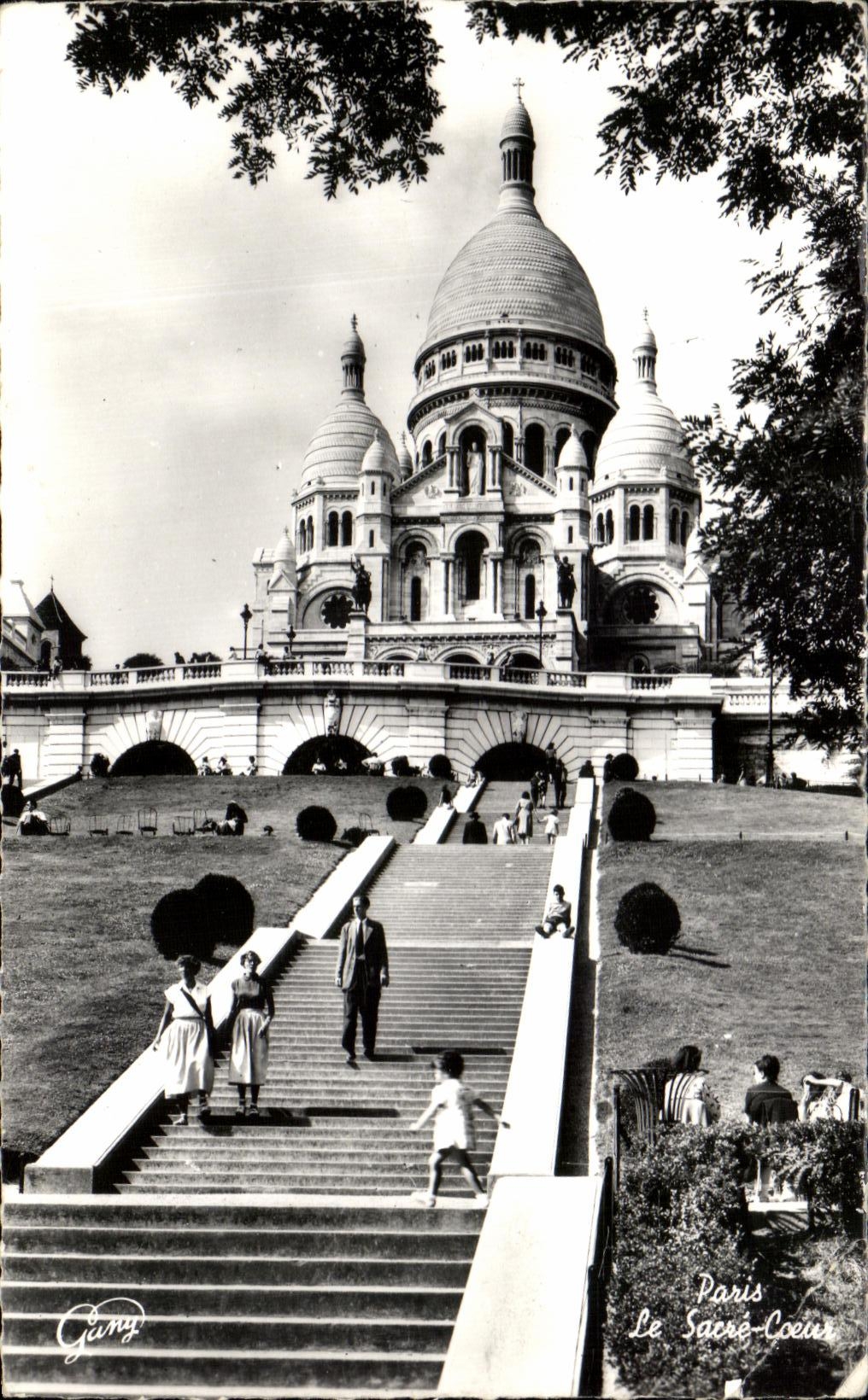 CPA Paris Crowns Montmarte Heart