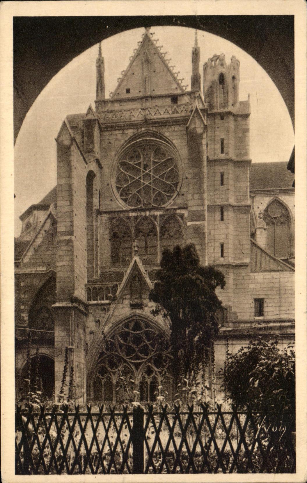 CPA Auxerre Ancienne Abbaye St Germain Le Transept Nord