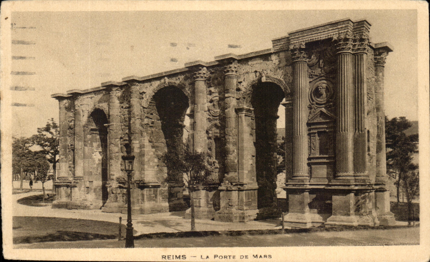 CPA Rheims Porte De Mars