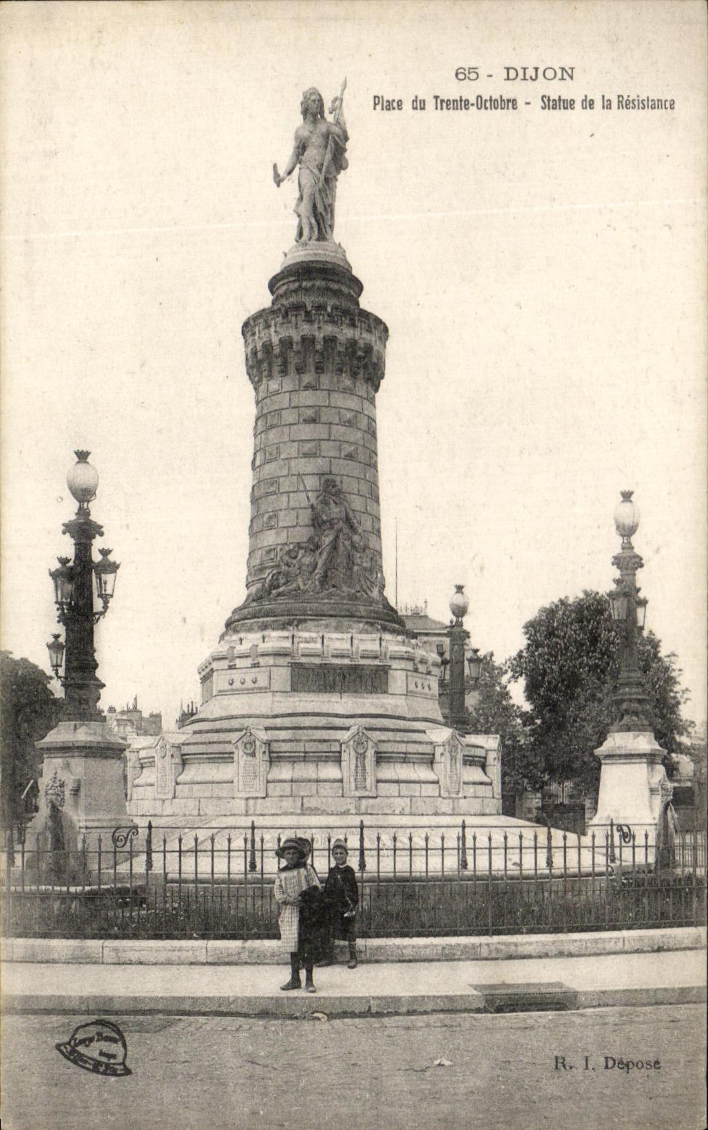 CPA Dijon Places from October Thirty Statue of Resistance