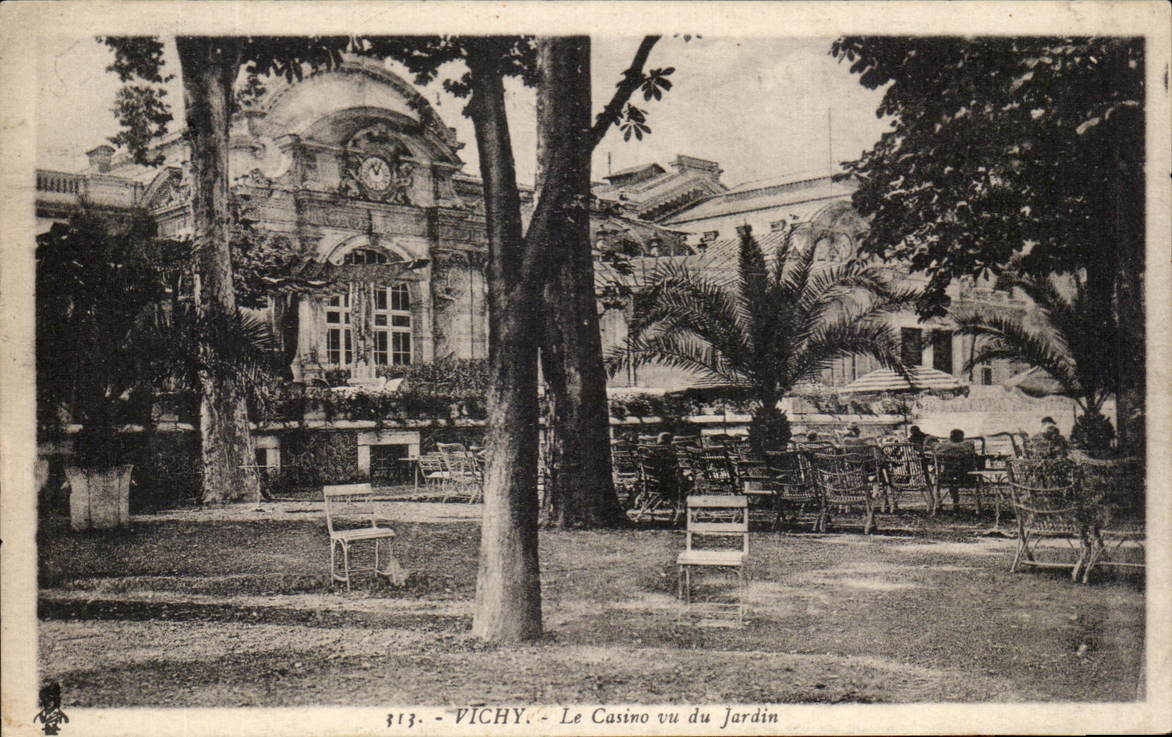 CPA Vichy Le Casino vu du Jardin