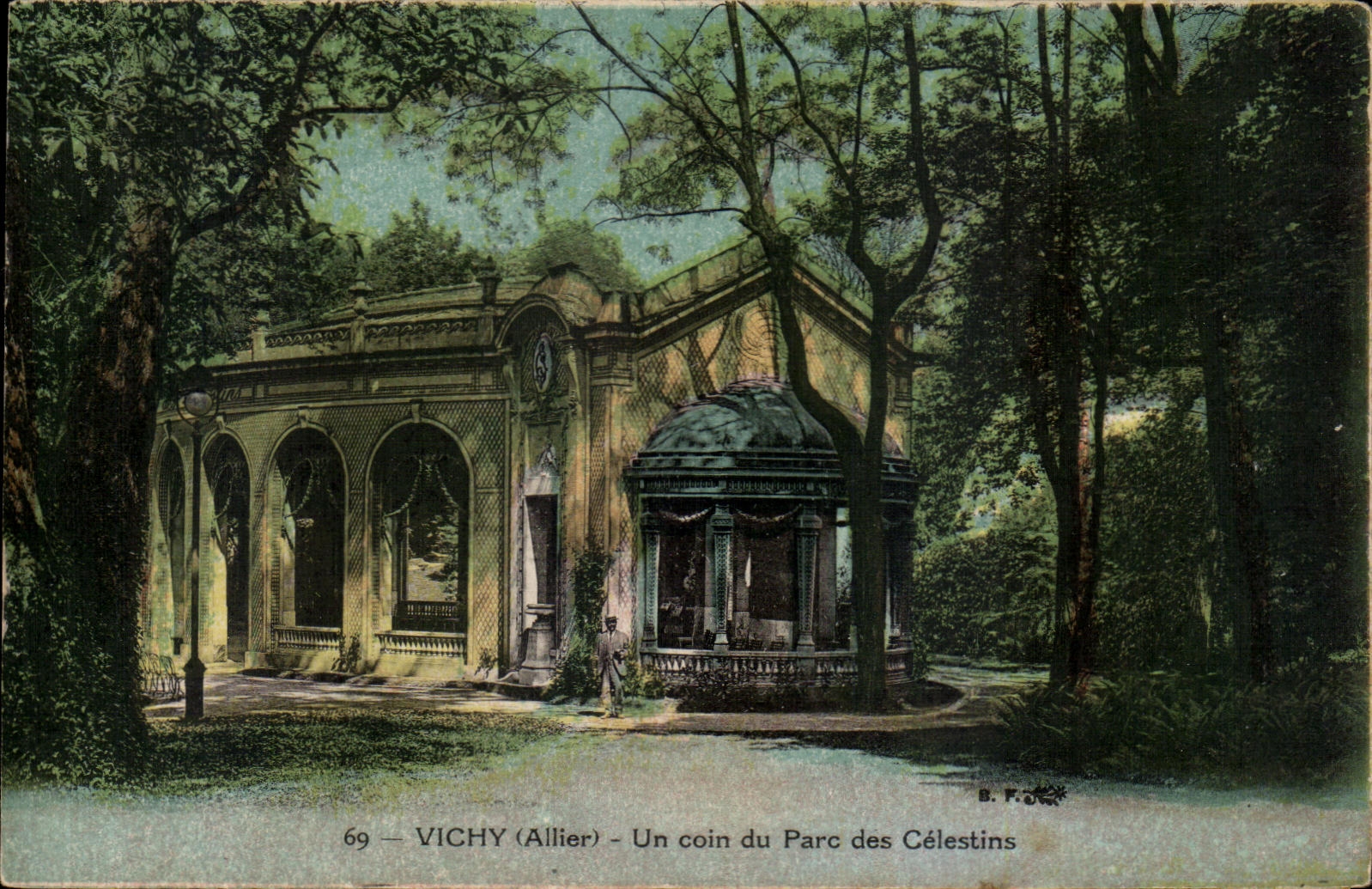 CPA Vichy Un coin Du Parc Des Celestins