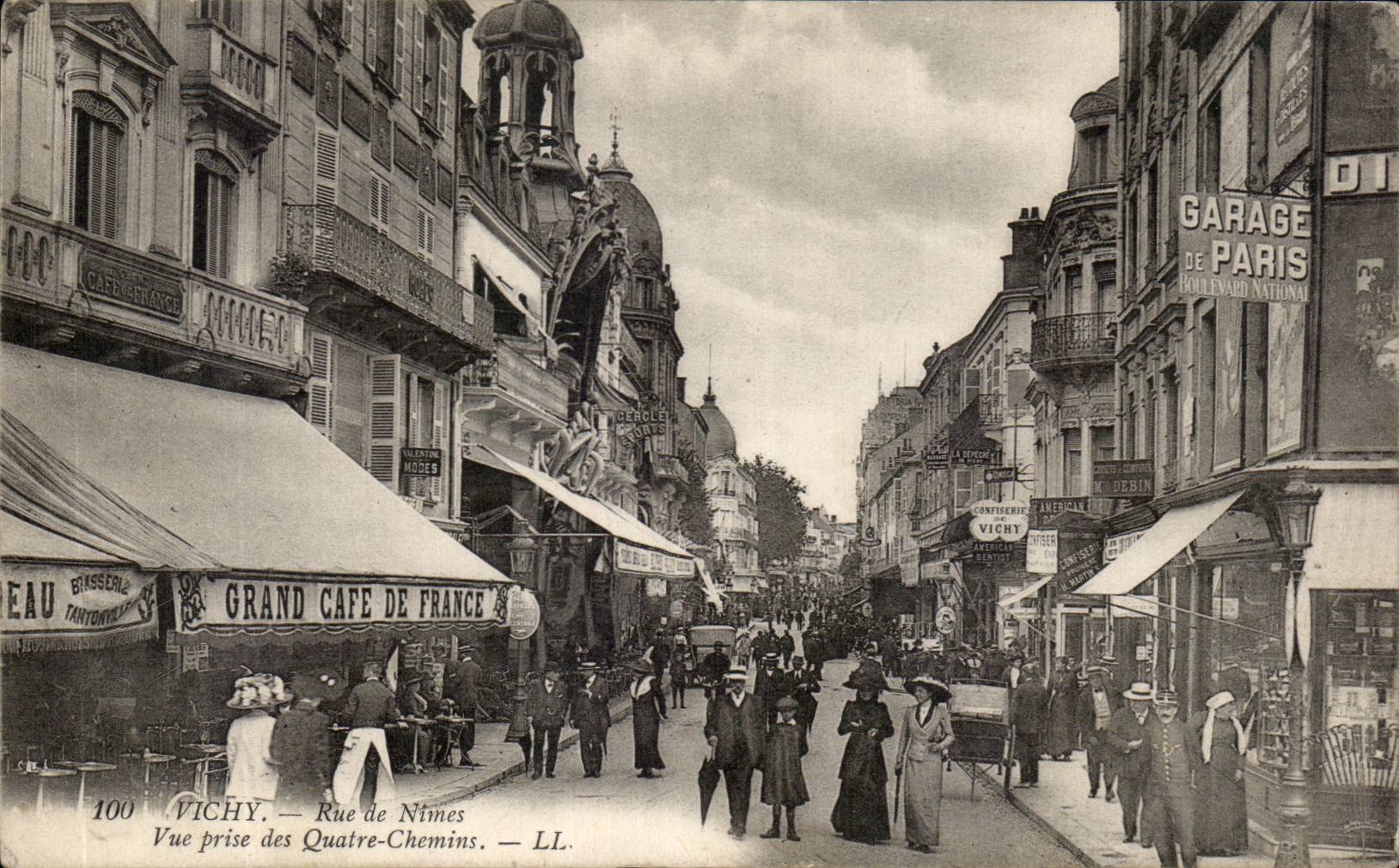 CPA Vichy Rue De Nimes Vue Prise Des Quatre Chemins