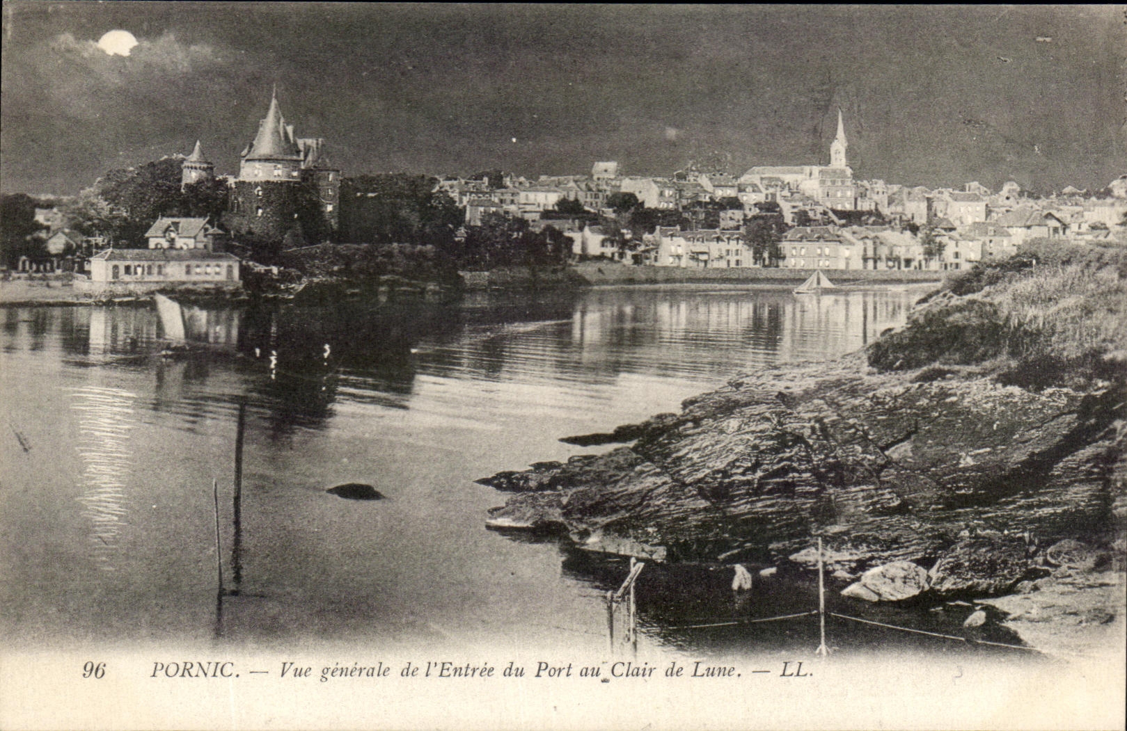 CPA Pornic Vue general de l'Entree du Port au Clair de Lune