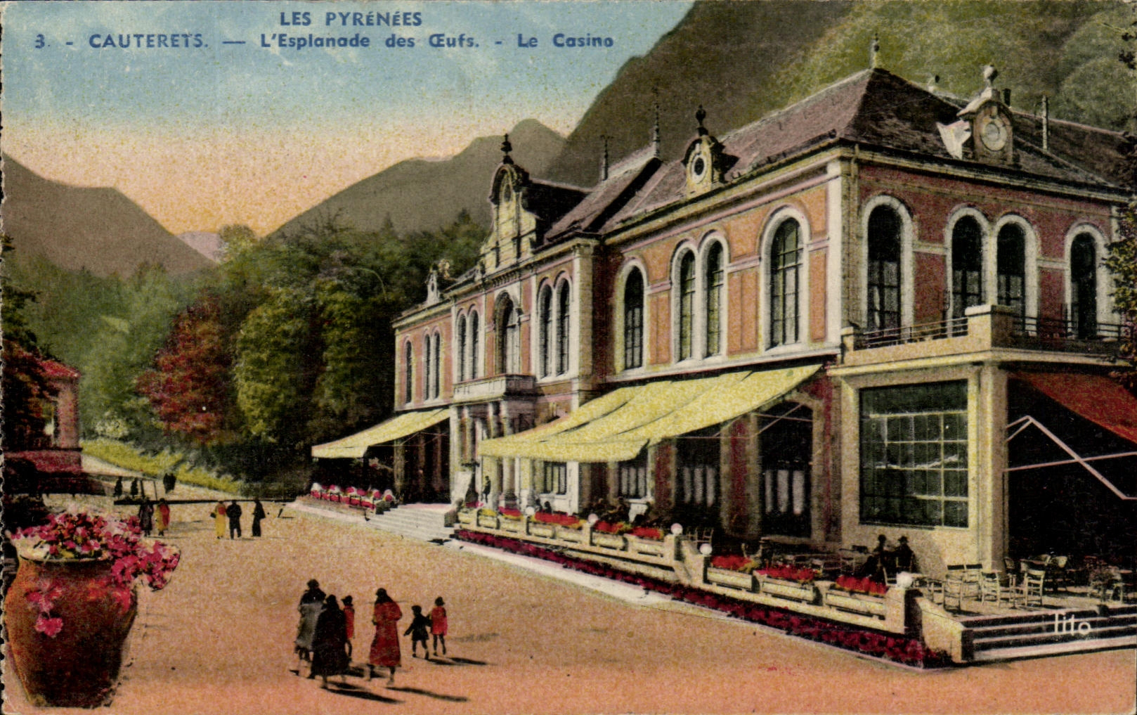 CPA the Pyrenees Cauterets the Esplanade of Eggs the Casino