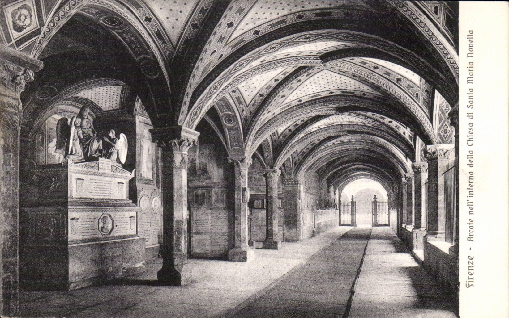 CPA Firenze Arcate nell interno della Chiesa di Santa Maria Rovella
