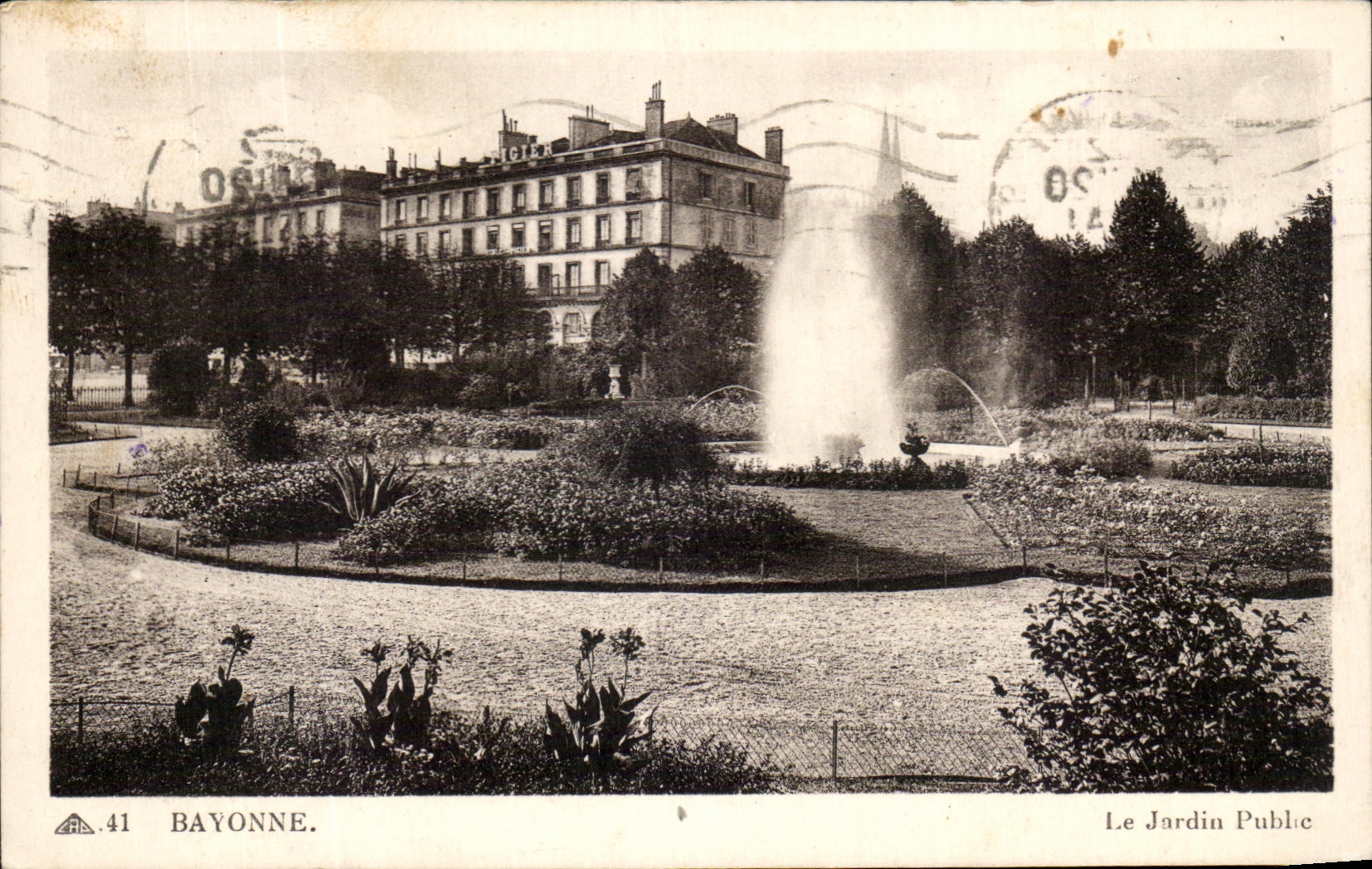 CPA Bayonne Le Jardin Public