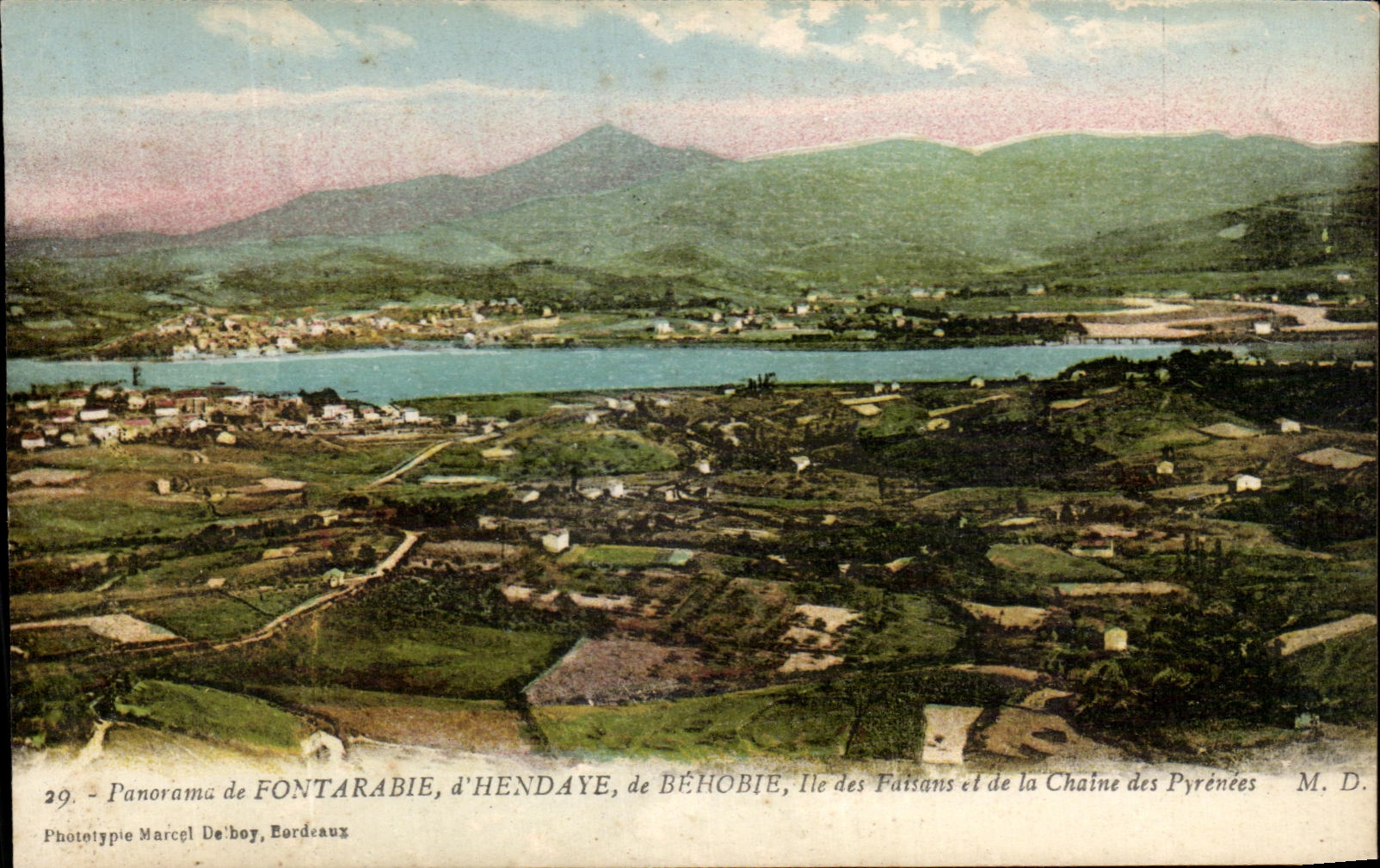 CPA Panoroma de Fontarabie d'Hendaye de Behobie Ile des Faisans et de la Chaine des Pyrenees 