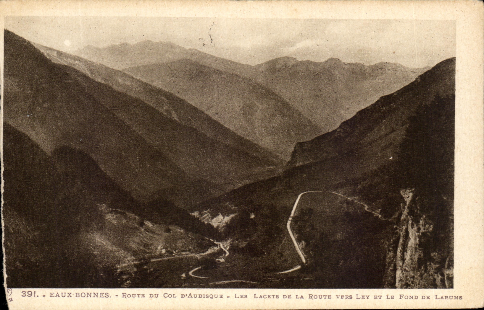 CPA Good Water Road Of the collar D' Aubisque Laces Of the Road Towards And Fond De Laruns