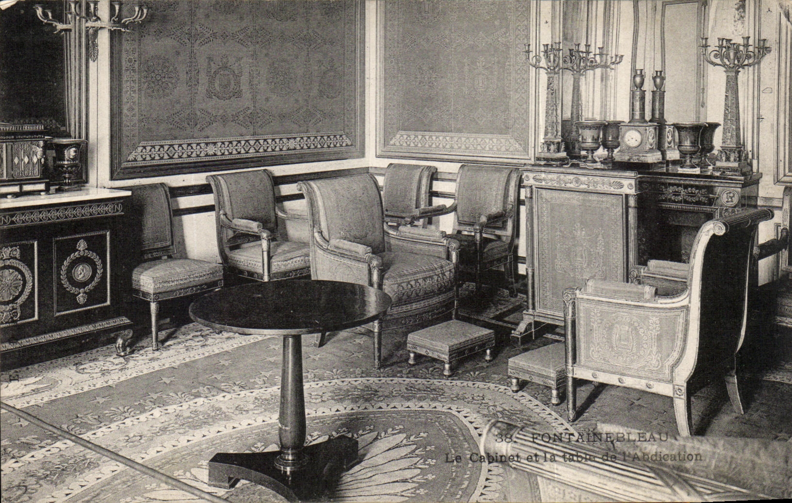 CPA Fontainebleau Le cabinet et la table de l'abdication