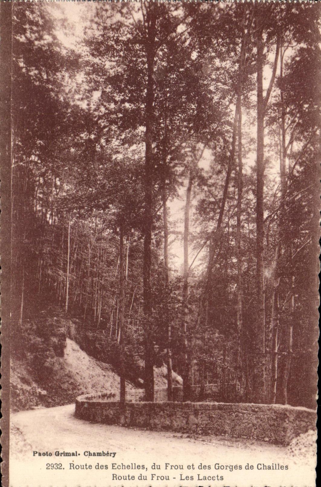 CPA Road of the Scales of Frou and the Road metal Falls laces