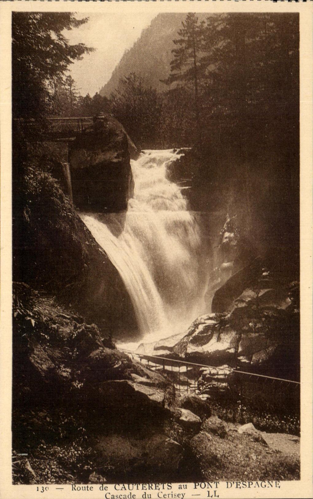 CPA Route of Cauterets to the Bridge Of Spain Cascades of Cerisey