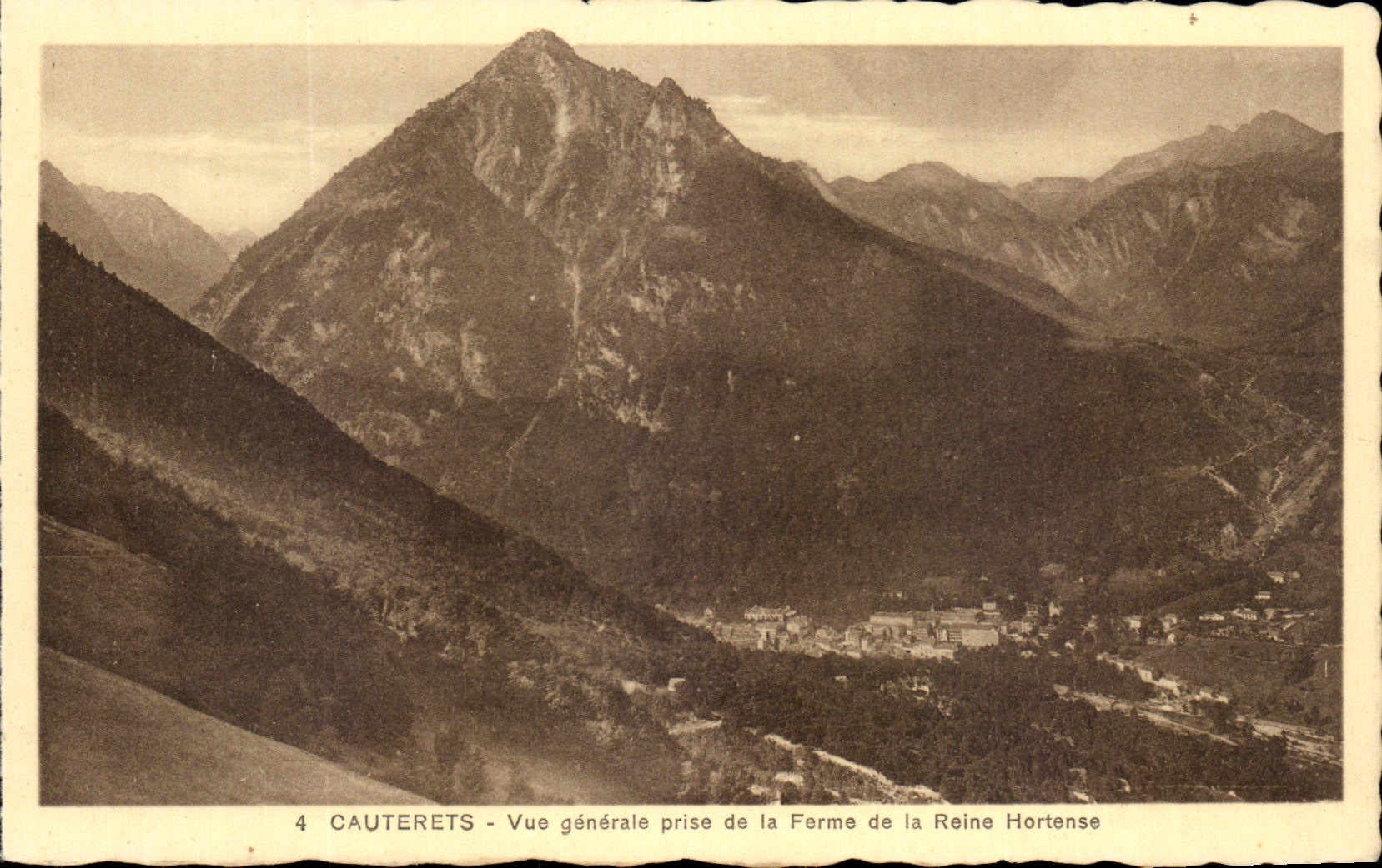 CPA Cauterets View taken of the Shape of the Hortense Queen