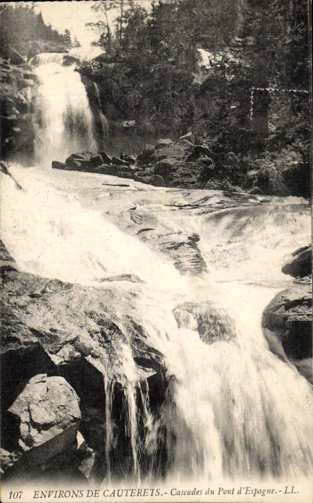 CPA Environs De Cauterets Cascades of the Bridge of Spain