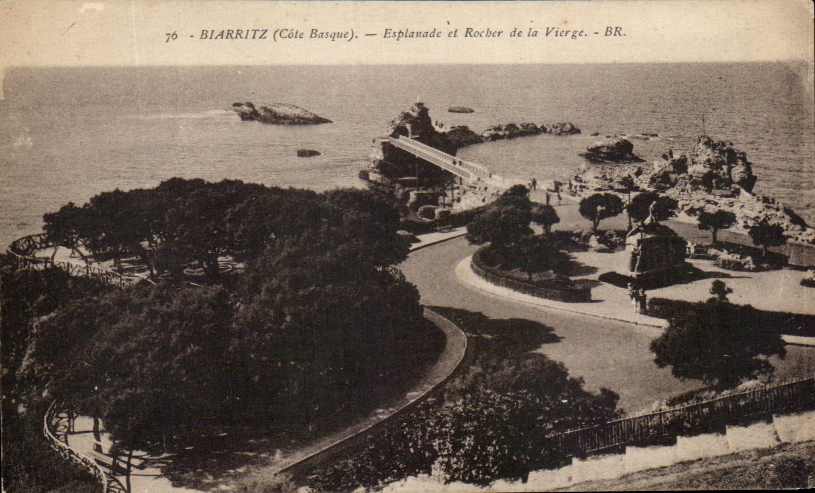 CPA Biarritz Esplanade et Rocher de la Vierge