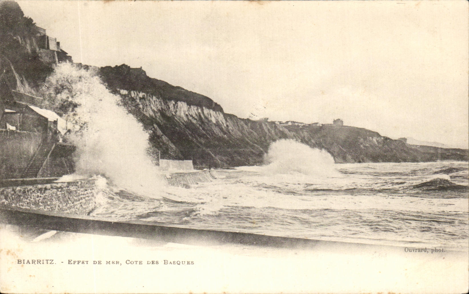 CPA Biarritz Effet de mer cote Des Basques