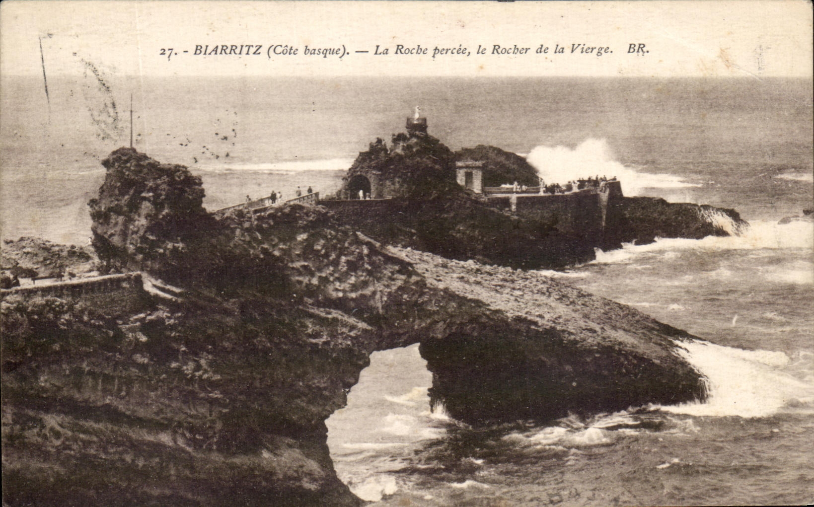 CPA Biarritz La Rocher percee le Rocher de la Vierge