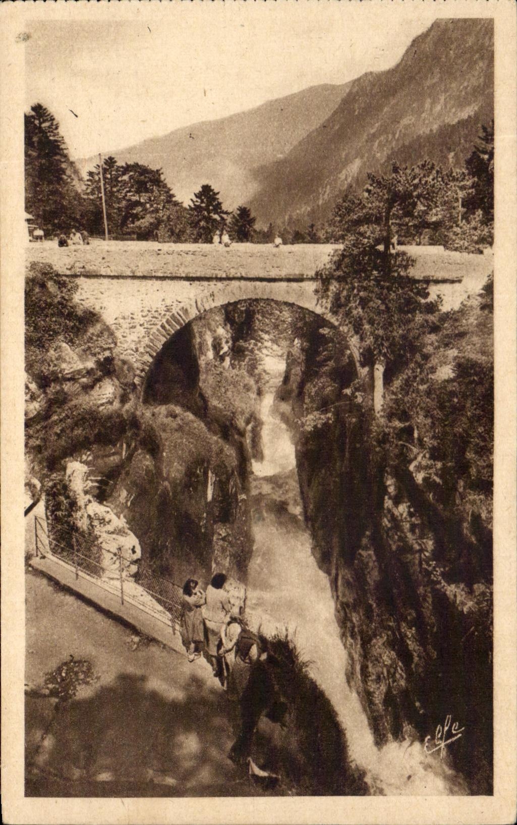 CPA Cauerets the Bridge of Spain