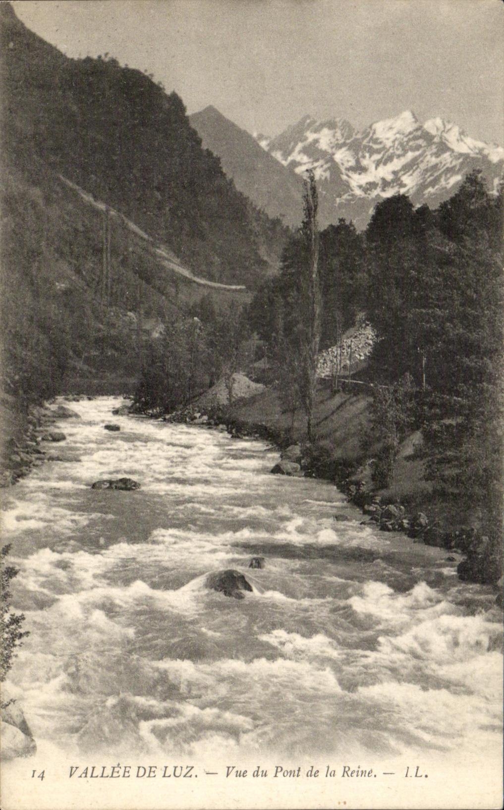 CPA Vallee De Luz Seen Of the Bridge Of the Queen