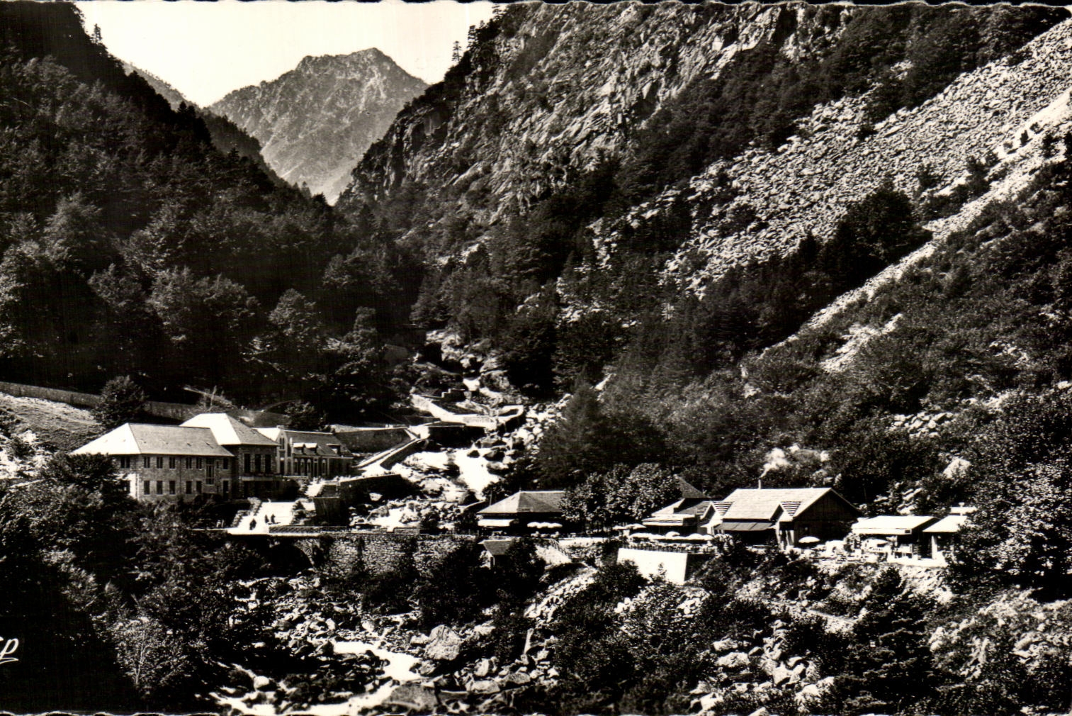 CPA Cauterets the Terms Of Let us scratch With the Bridge St Saver And Terreplein Of Raillere