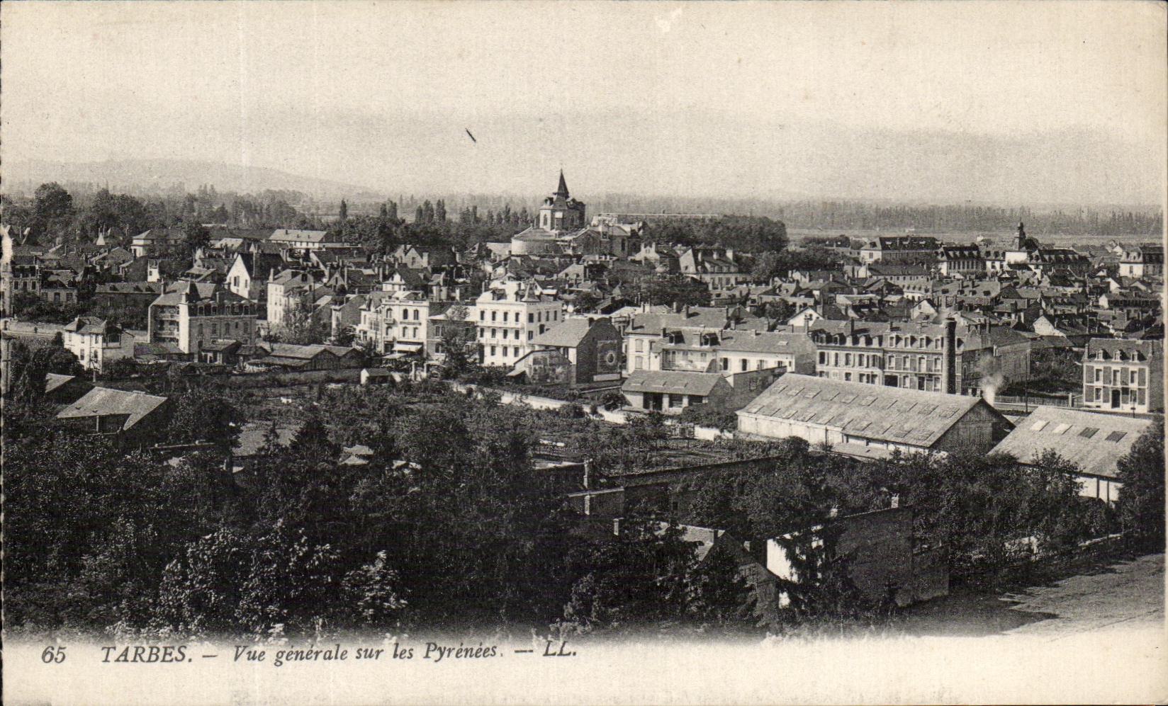 CPA Tarbes Vue Generale Sur Les Pyrenees
