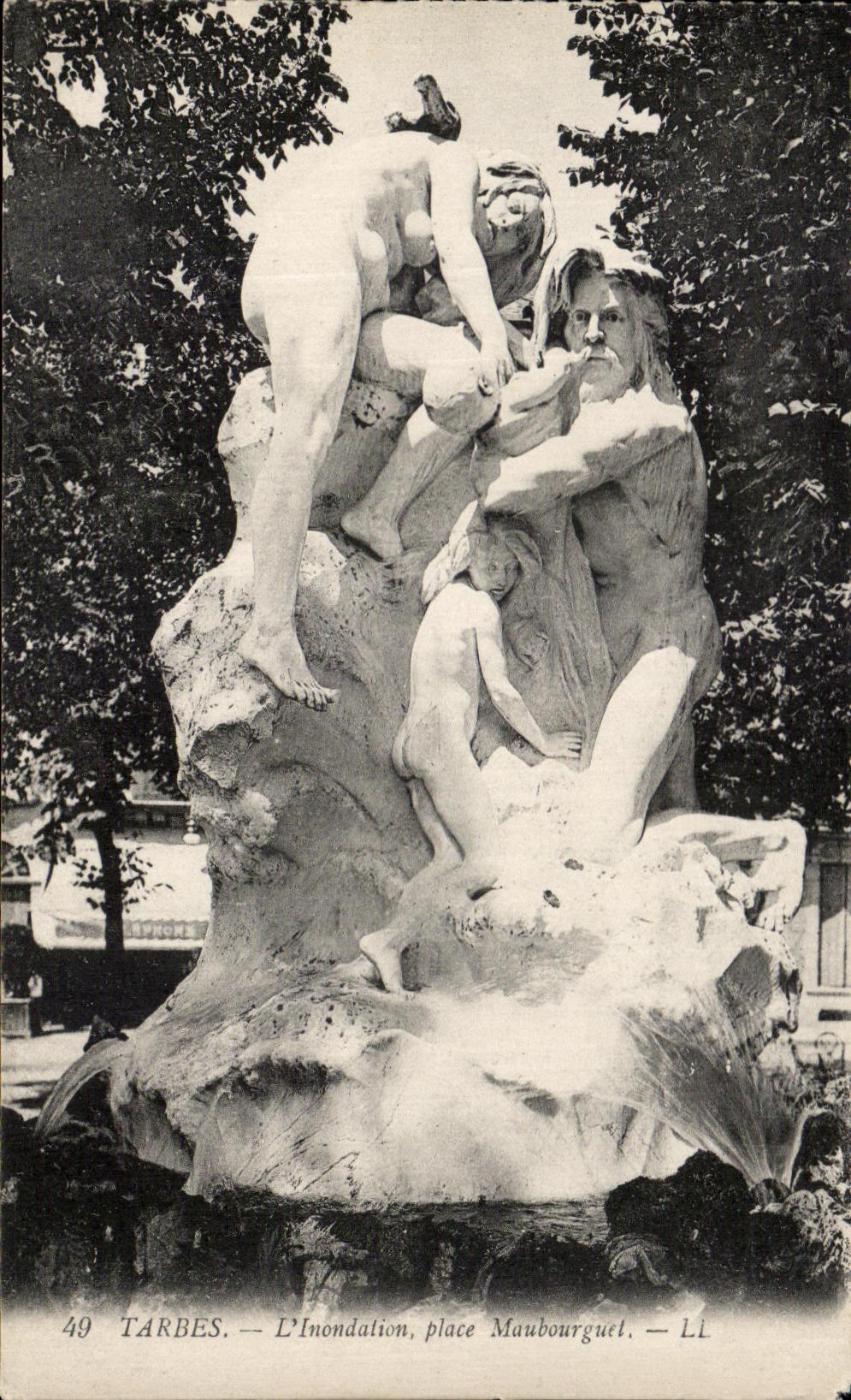 CPA Tarbes L'Inondation Place Maubourguet