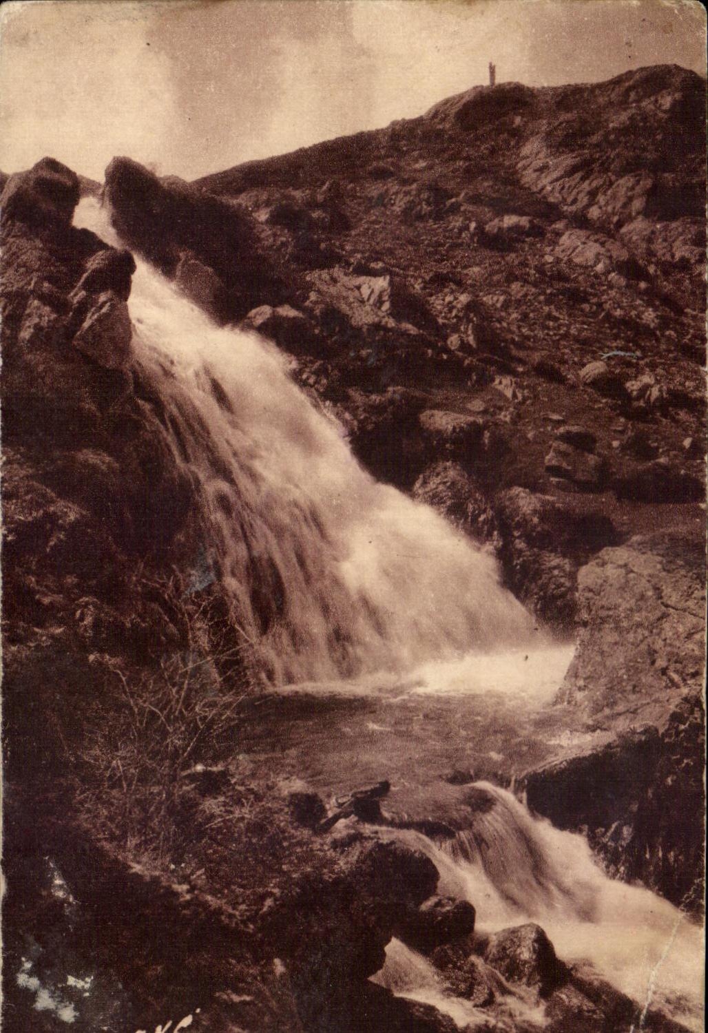 CPA Gavarnie Cascade d'Ossoue Au Sommet De La Montagne Notre Dame Des