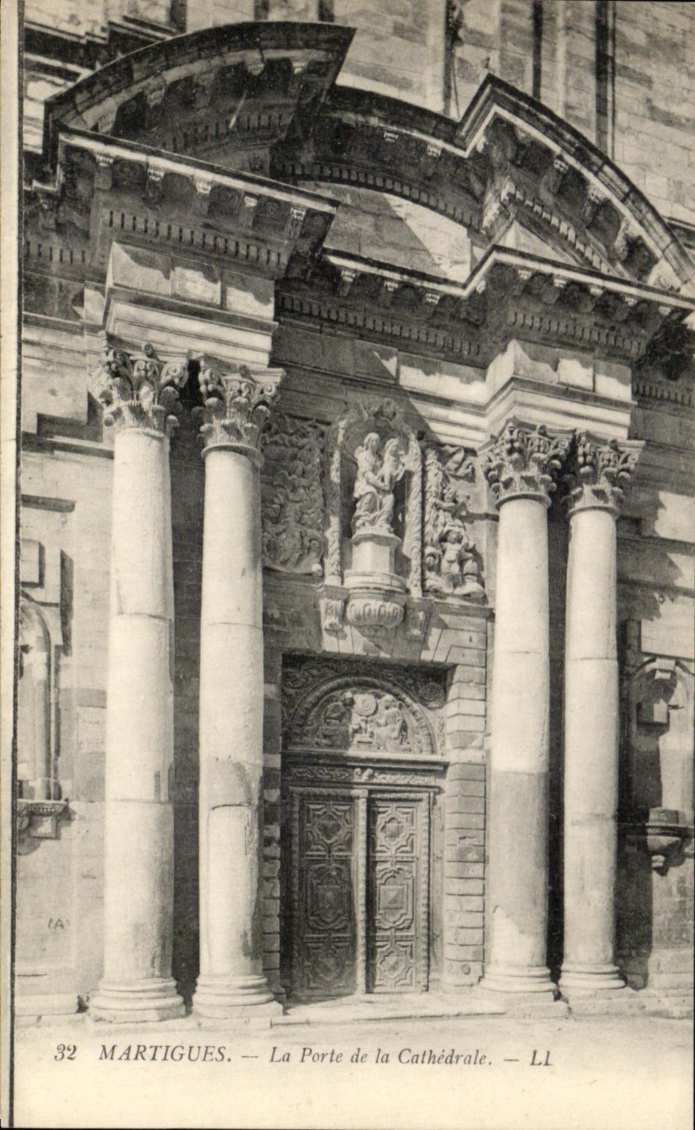 CPA Martigues La Porte De La Cathedrale
