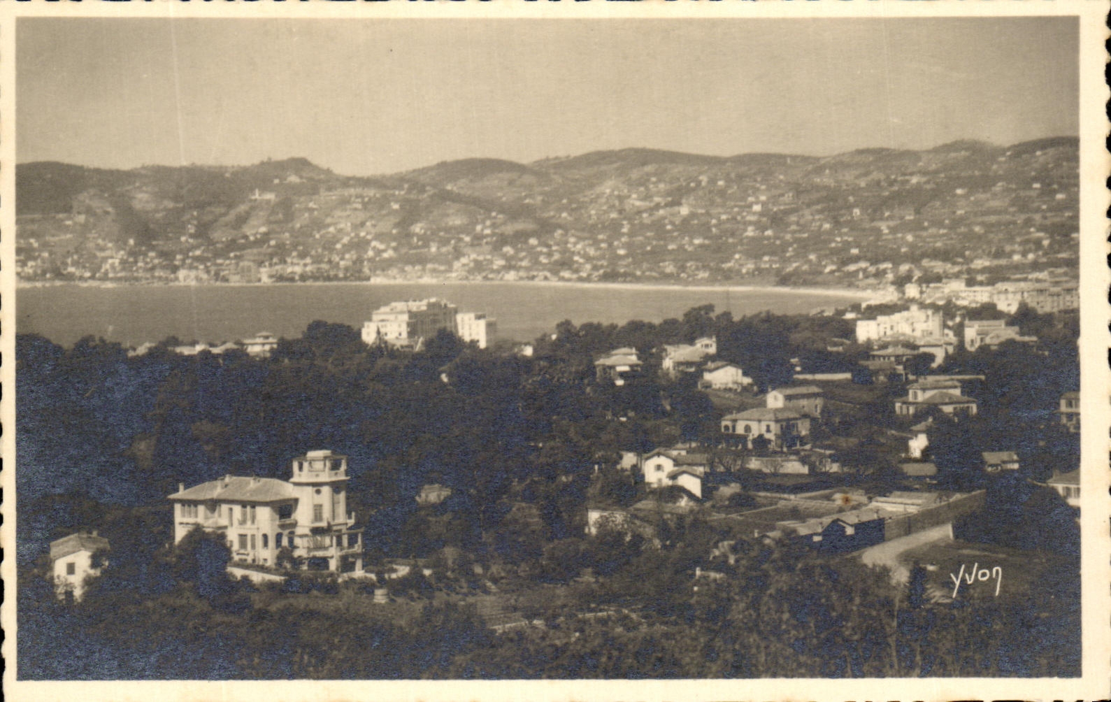 CPA La Douce France Cote D'Azur Juan Les Pins Vue generale prise du phare de la Garoupe