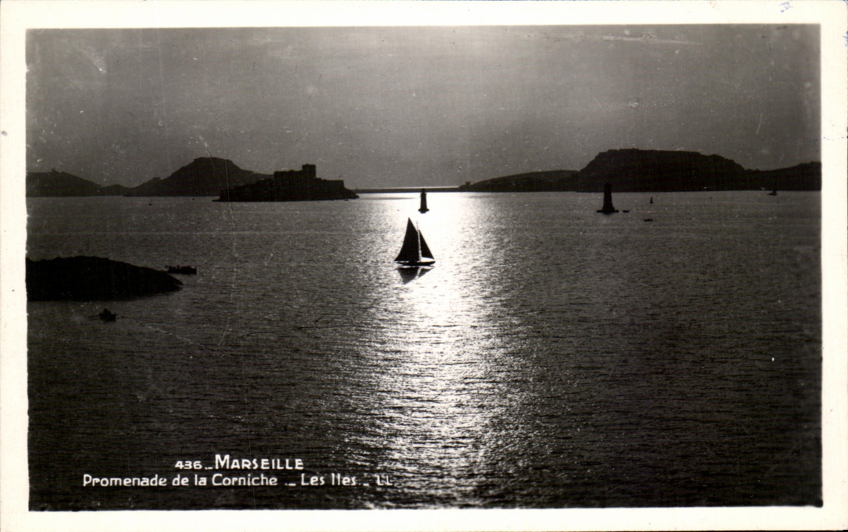 CPA Marseille Promenade de la Corniche Les lles